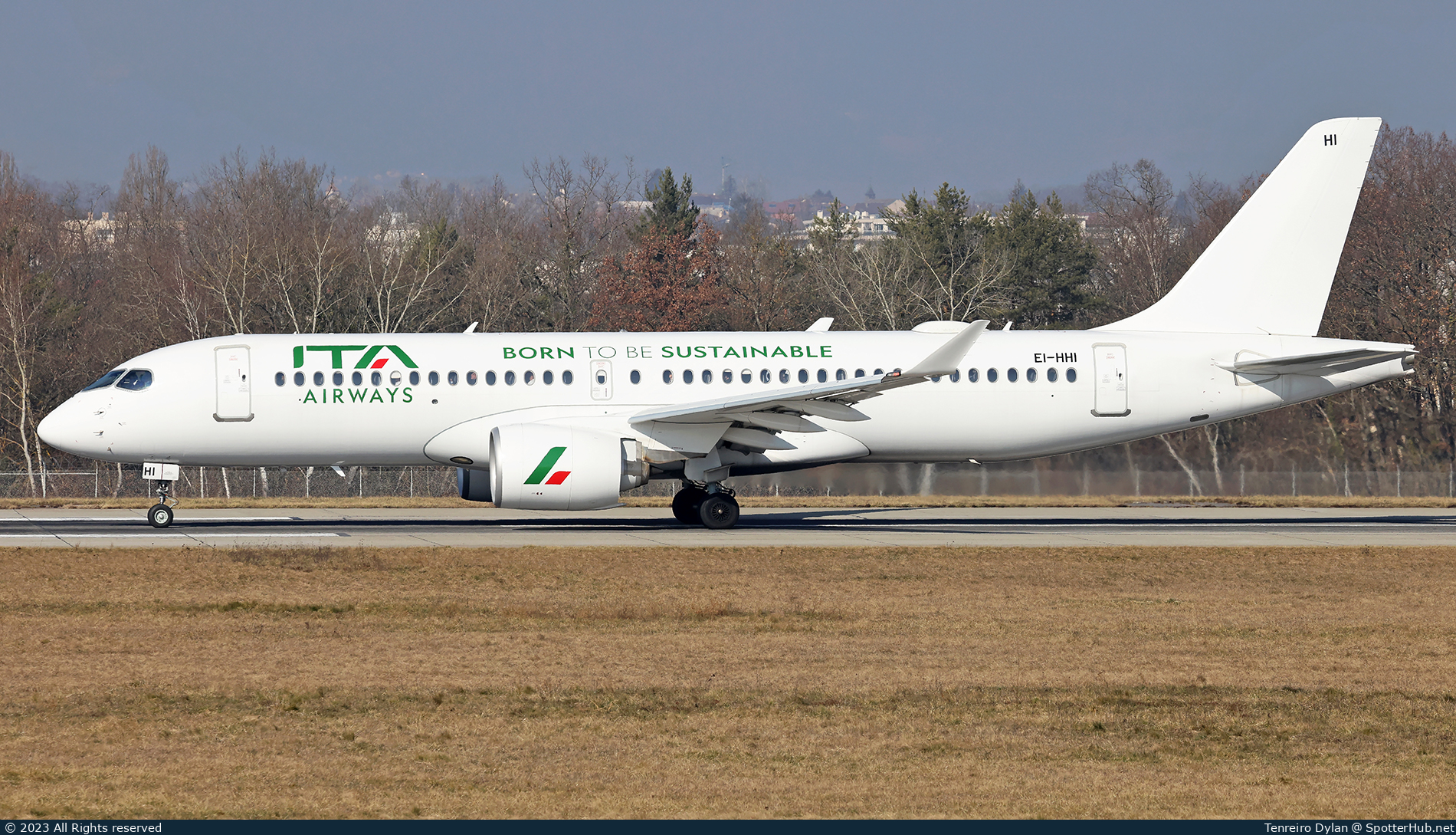 Photo of EI-HHI - Airbus A220-300 operated by ITA Airways