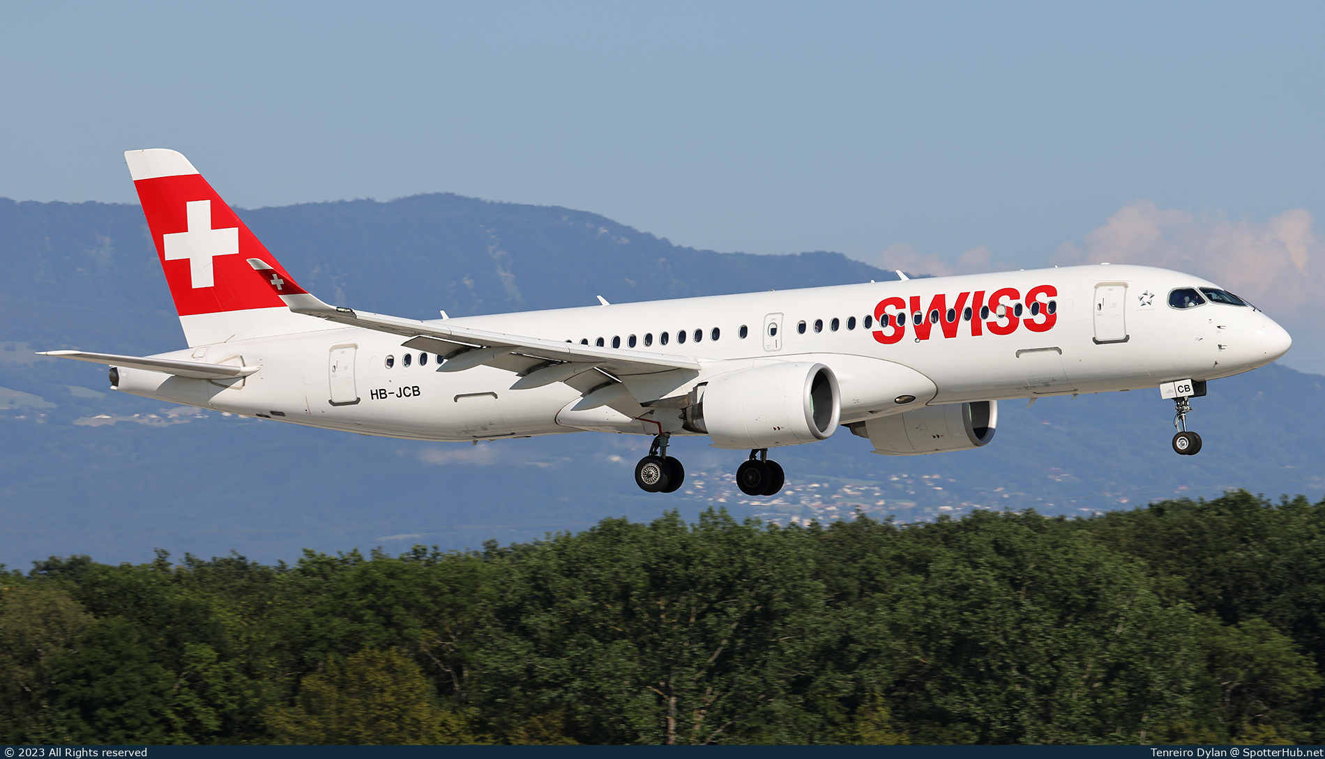 Photo of HB-JCB - Airbus A220-300 operated by Swiss International Air Lines