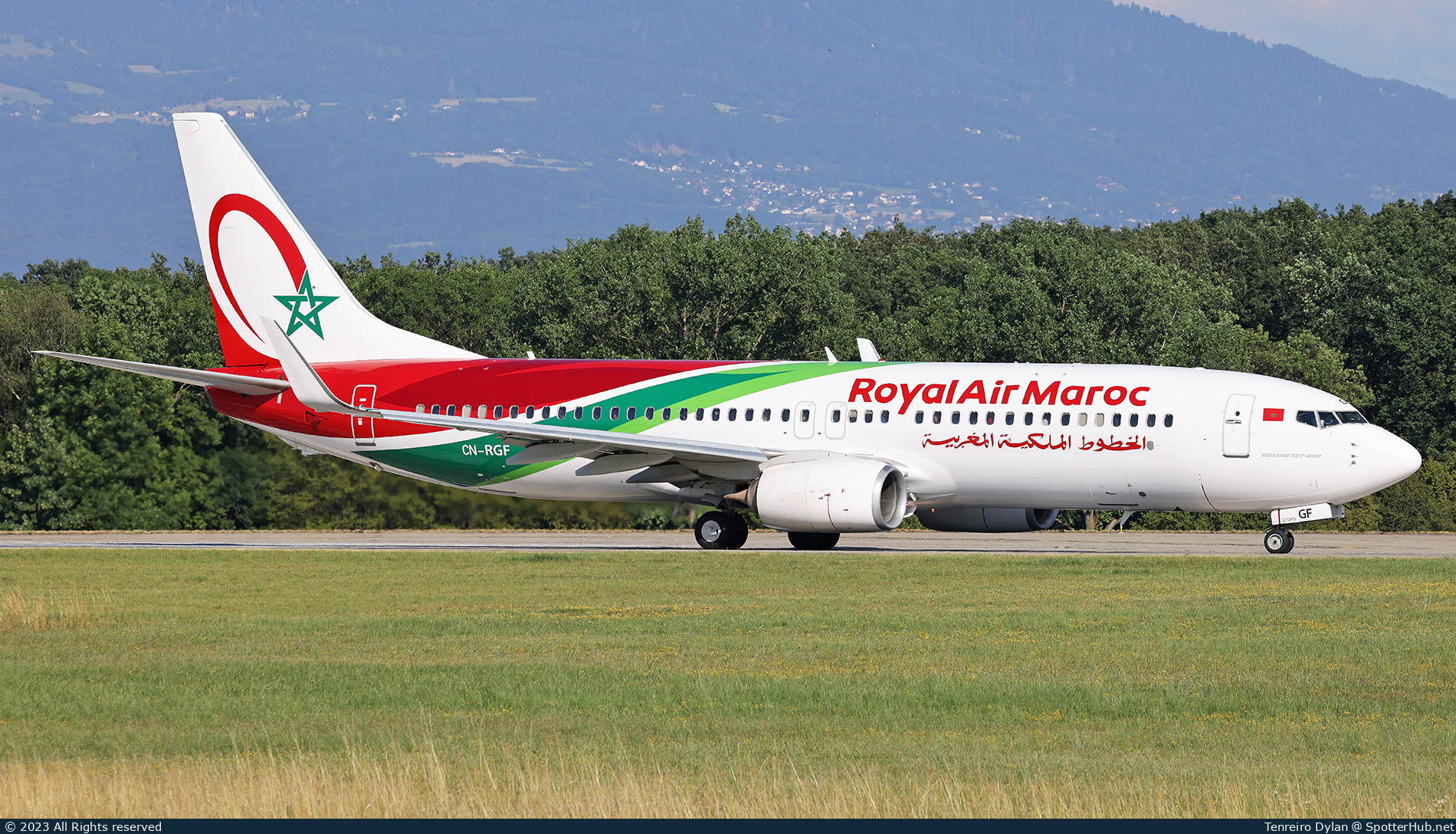 Photo of CN-RGF - Boeing 737-86N operated by Royal Air Maroc