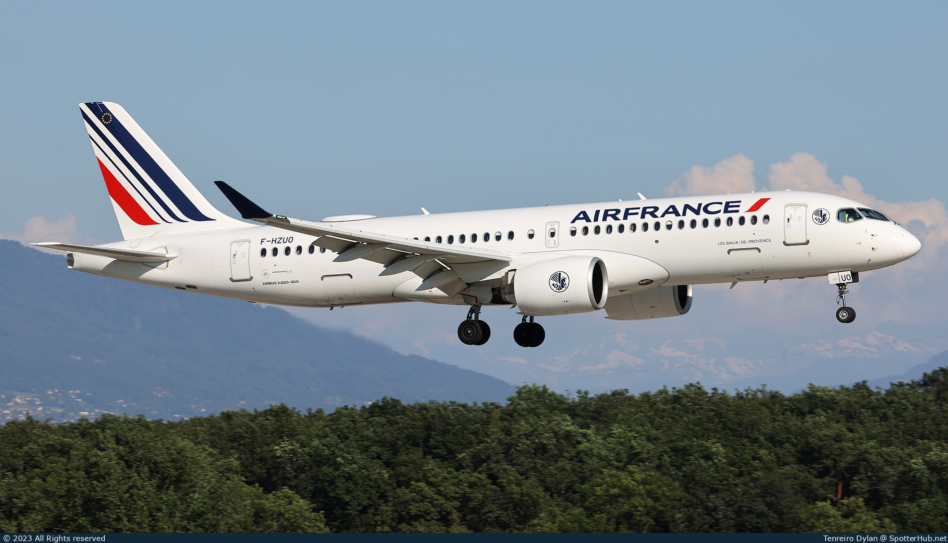 Photo of F-HZUO - Airbus A220-300 operated by Air France