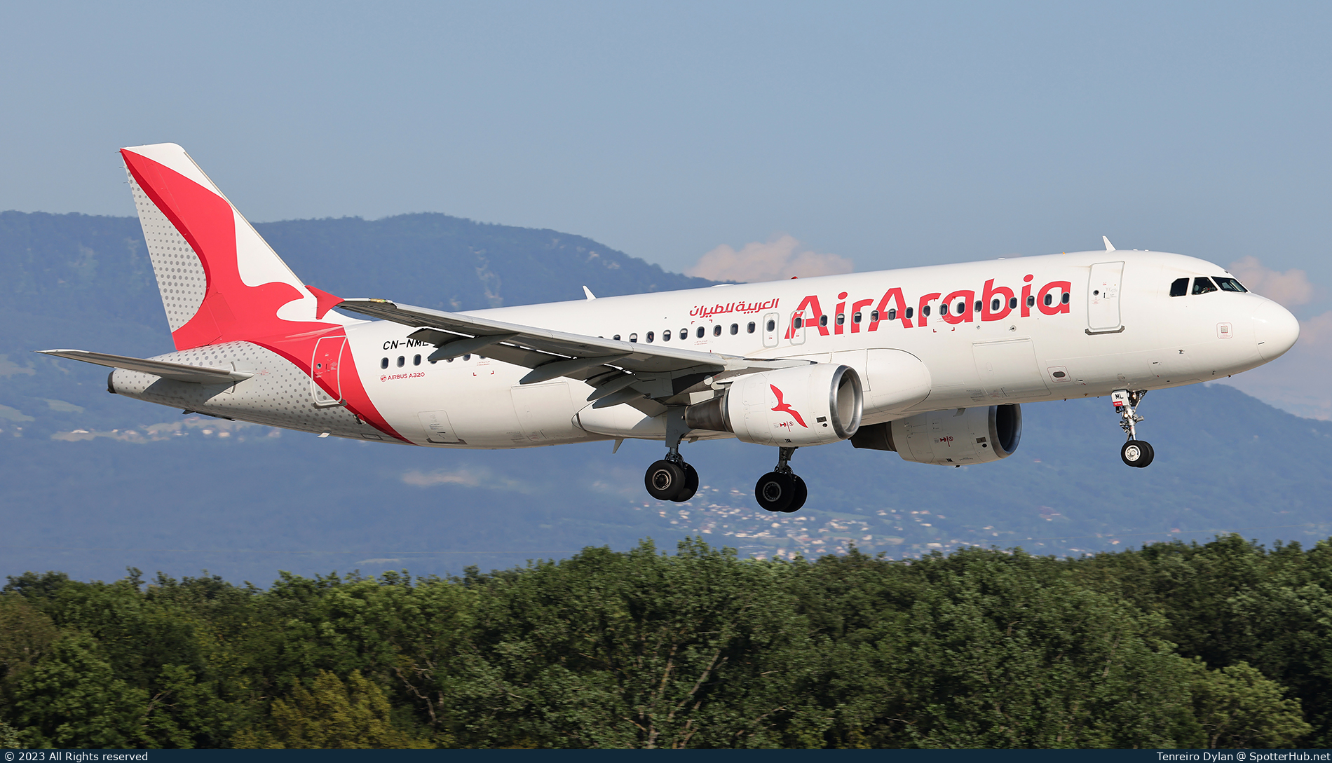 Photo of CN-NML - Airbus A320-214 operated by Air Arabia Maroc