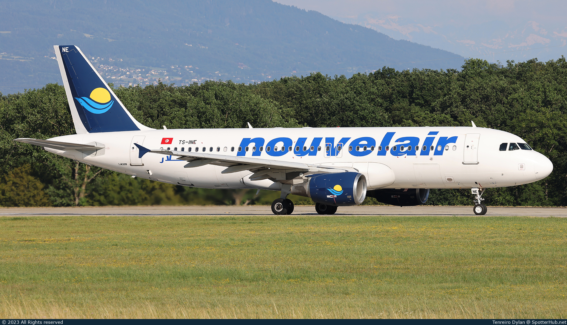 Photo of TS-INE - Airbus A320-214 operated by Nouvelair