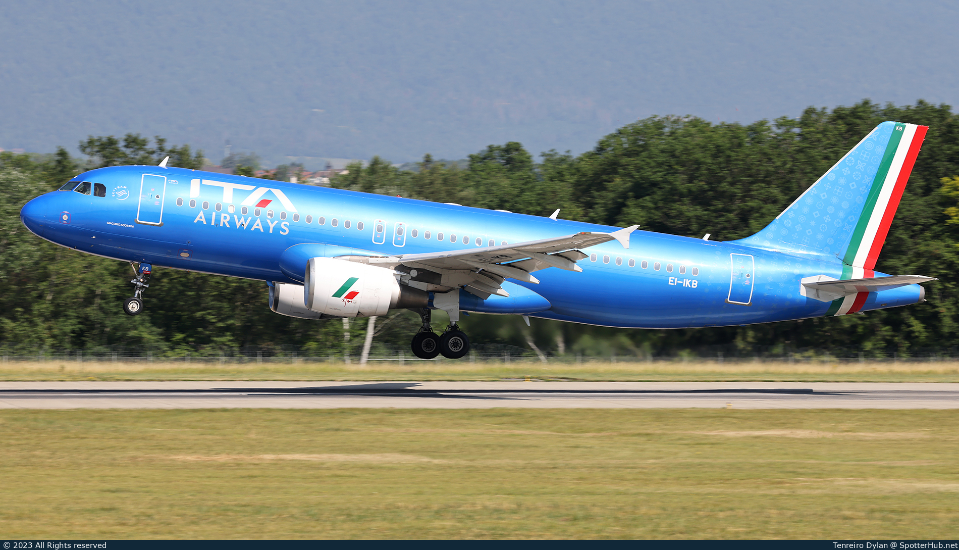 Photo of EI-IKB - Airbus A320-214 operated by ITA Airways