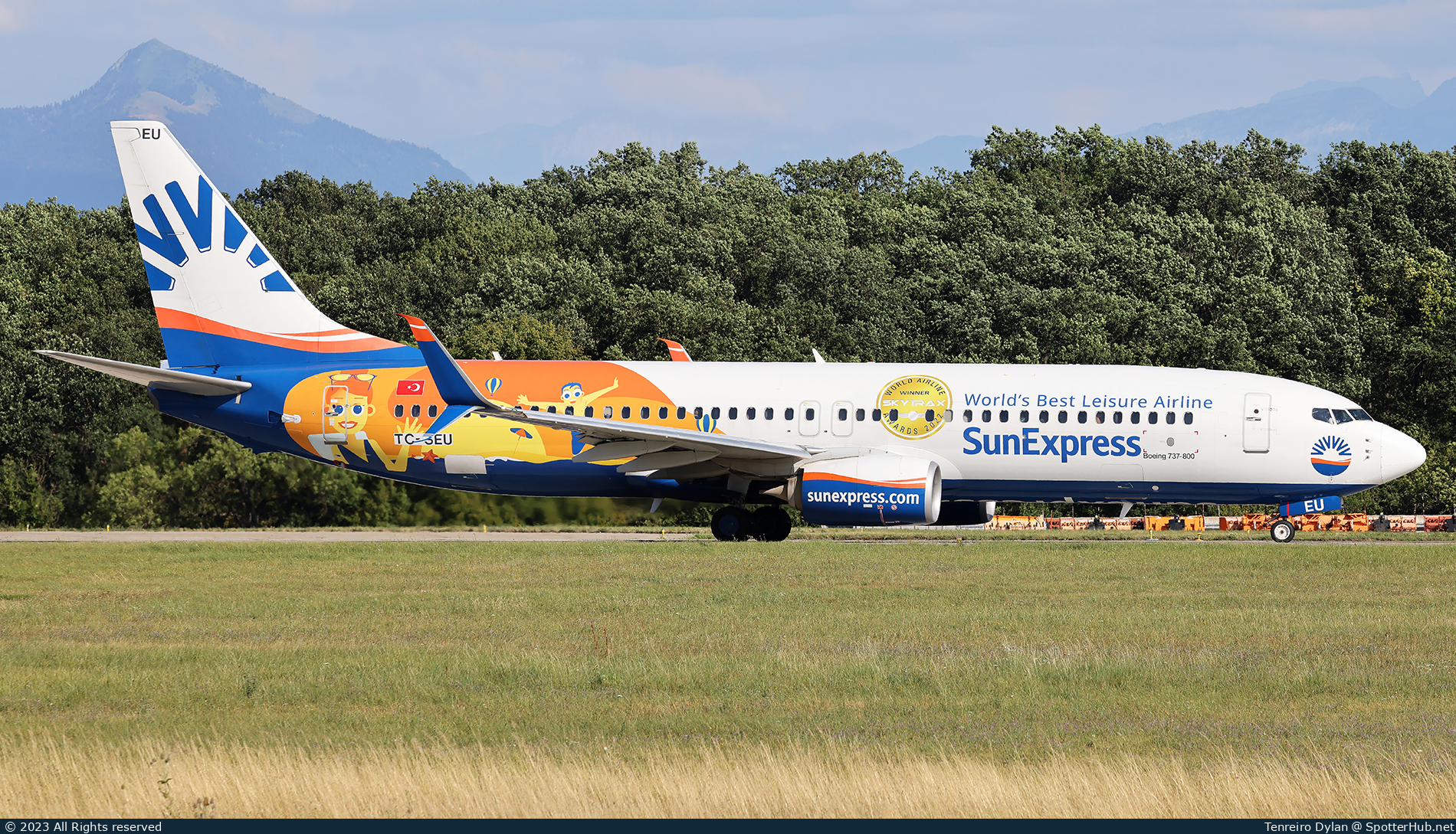 Photo of TC-SEU - Boeing 737-8HC operated by SunExpress