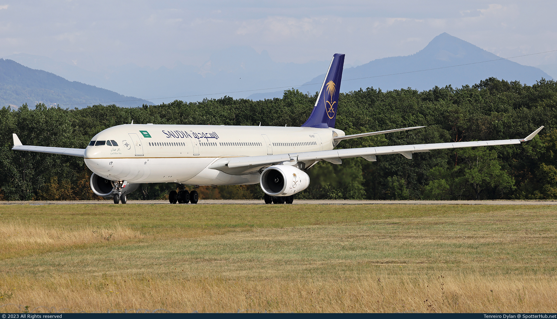 Photo of HZ-AQ17 - Airbus A330-343 operated by Saudia