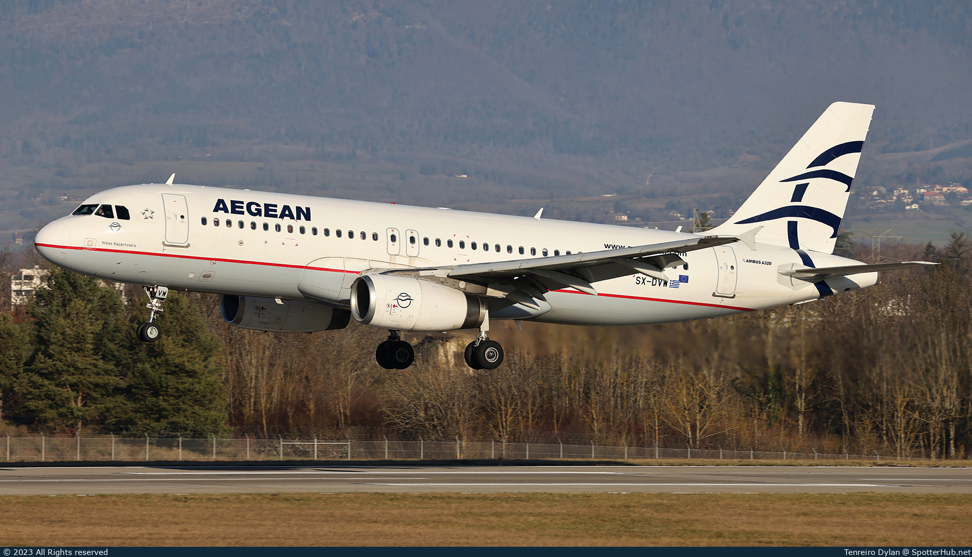 Photo of SX-DVW - Airbus A320-232 operated by Aegean Airlines