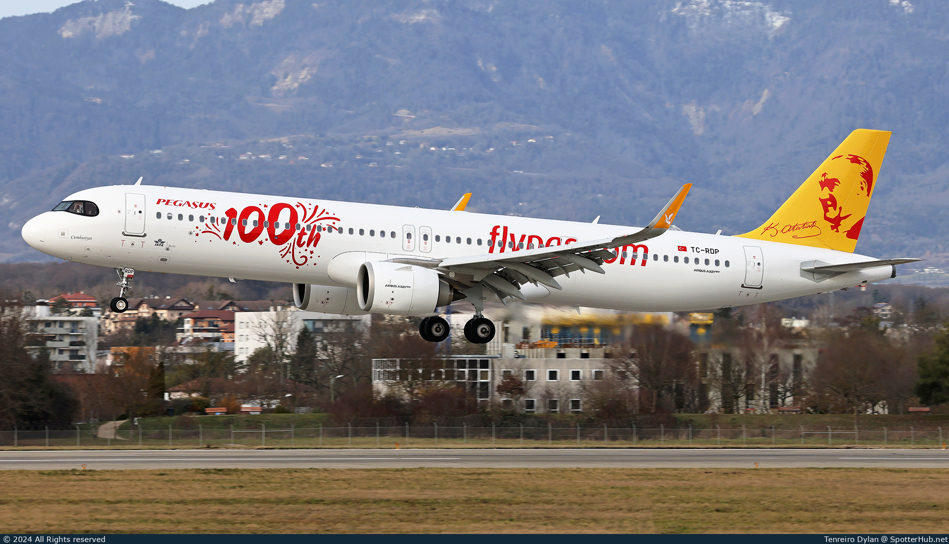 Photo of TC-RDP - Airbus A321-251NX operated by Pegasus Airlines
