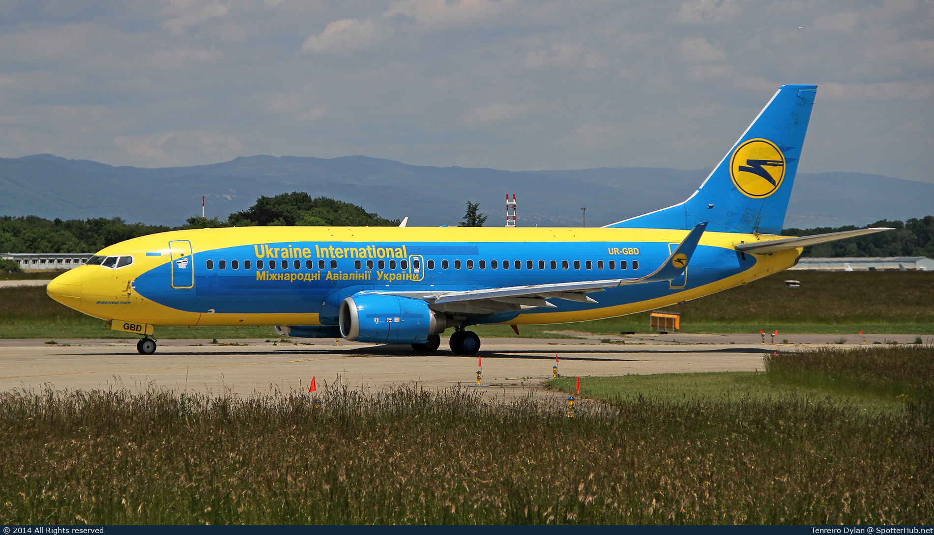 Photo of UR-GBD - Boeing 737-36Q operated by Ukraine International Airlines