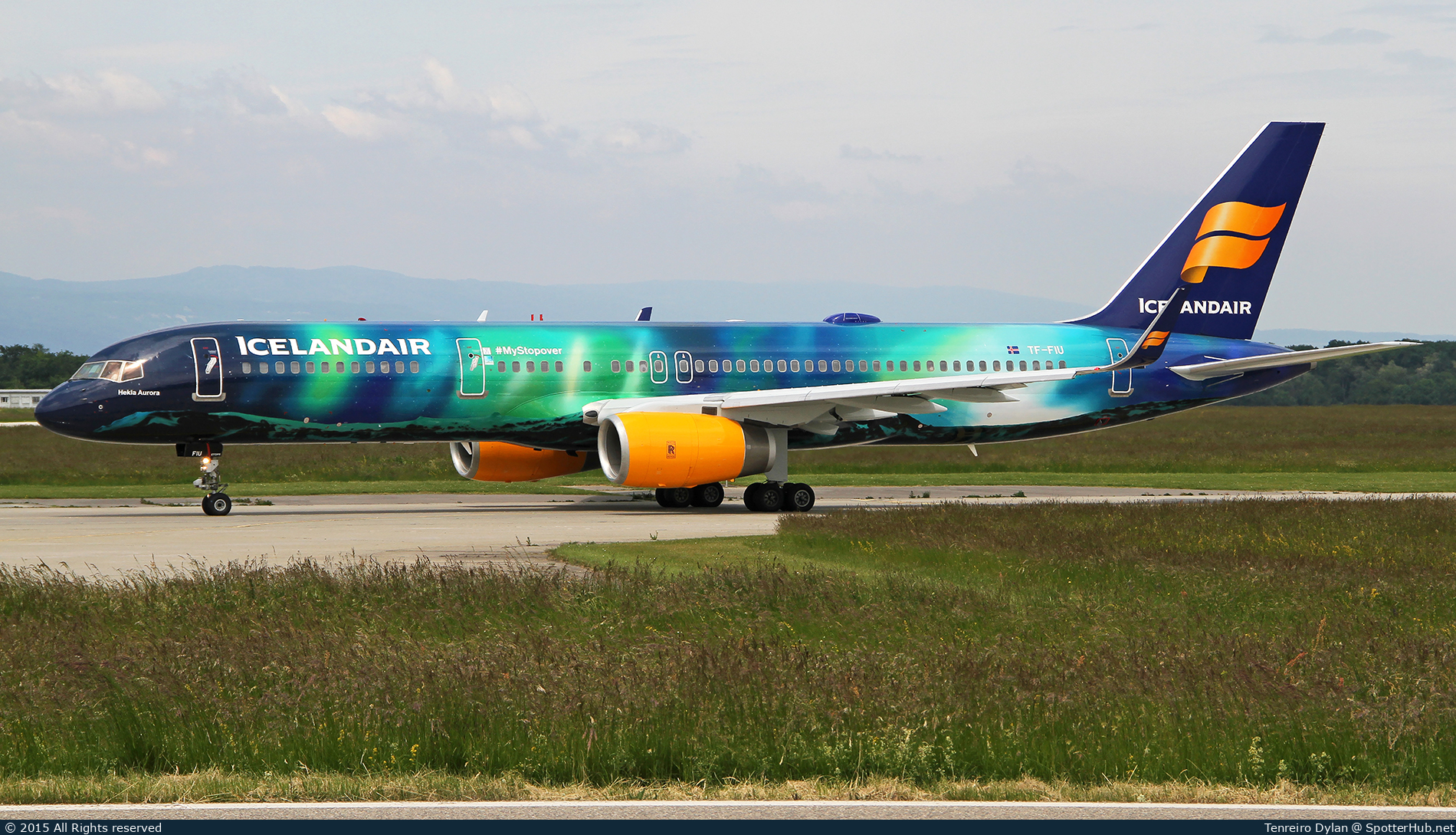 Photo of TF-FIU - Boeing 757-256 operated by Icelandair