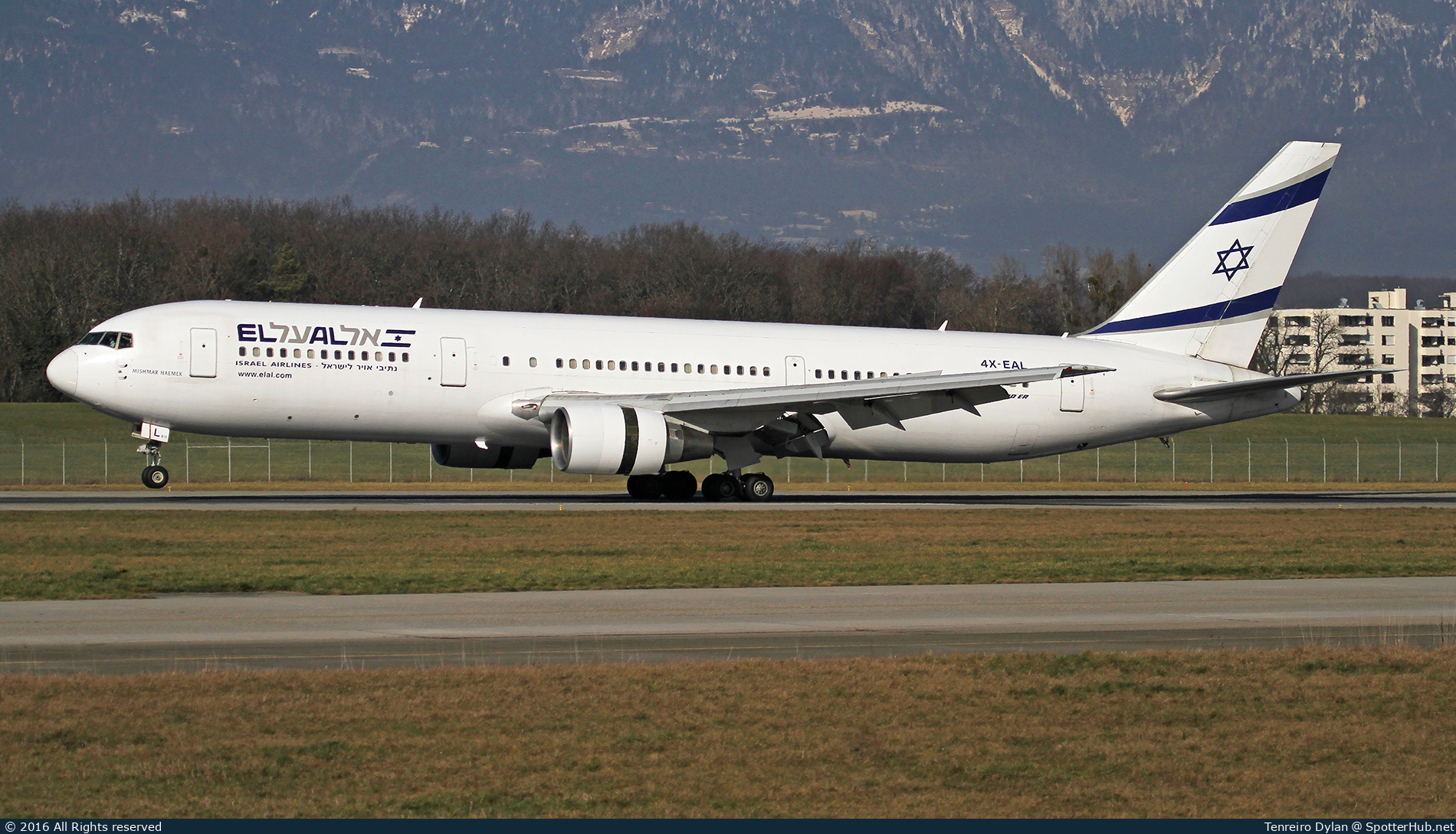 Photo of 4X-EAL - Boeing 767-33A(ER) operated by El Al Israel Airlines