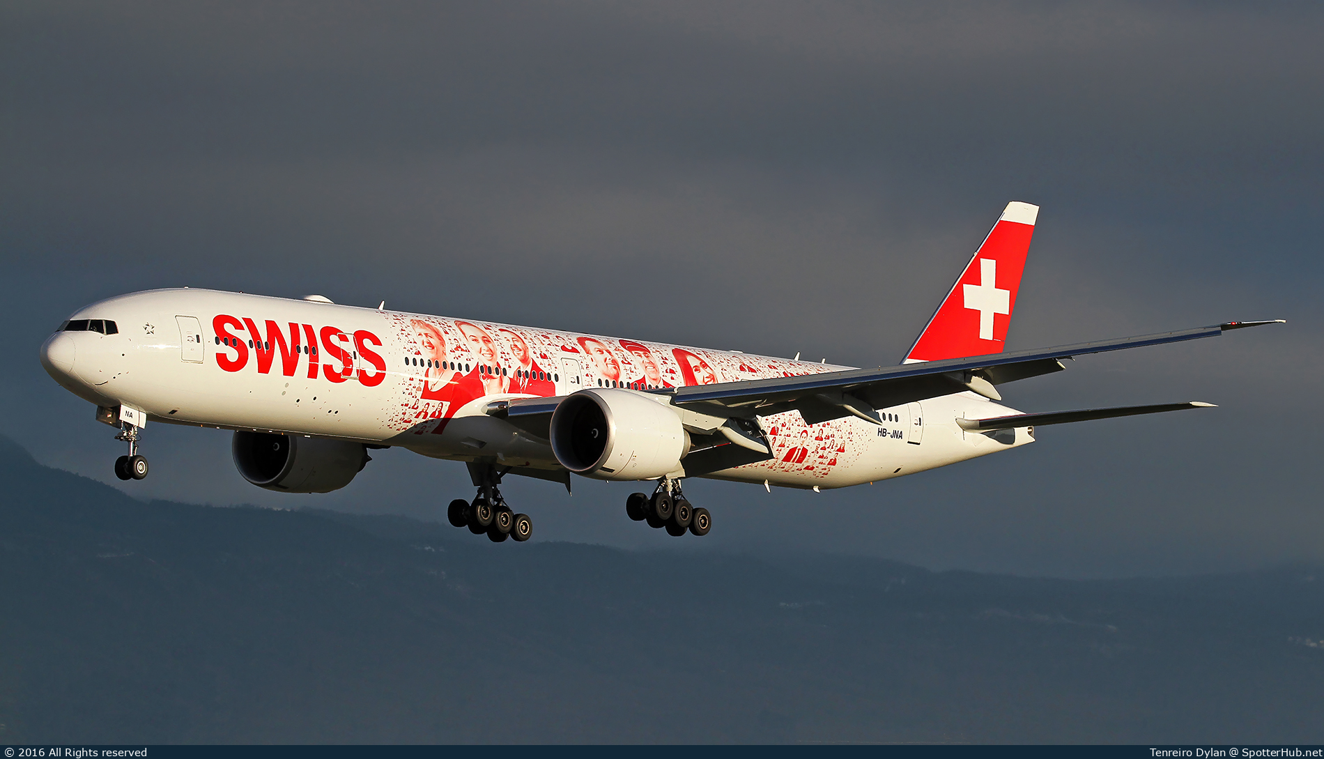Photo of HB-JNA - Boeing 777-3DE(ER) operated by Swiss International Air Lines