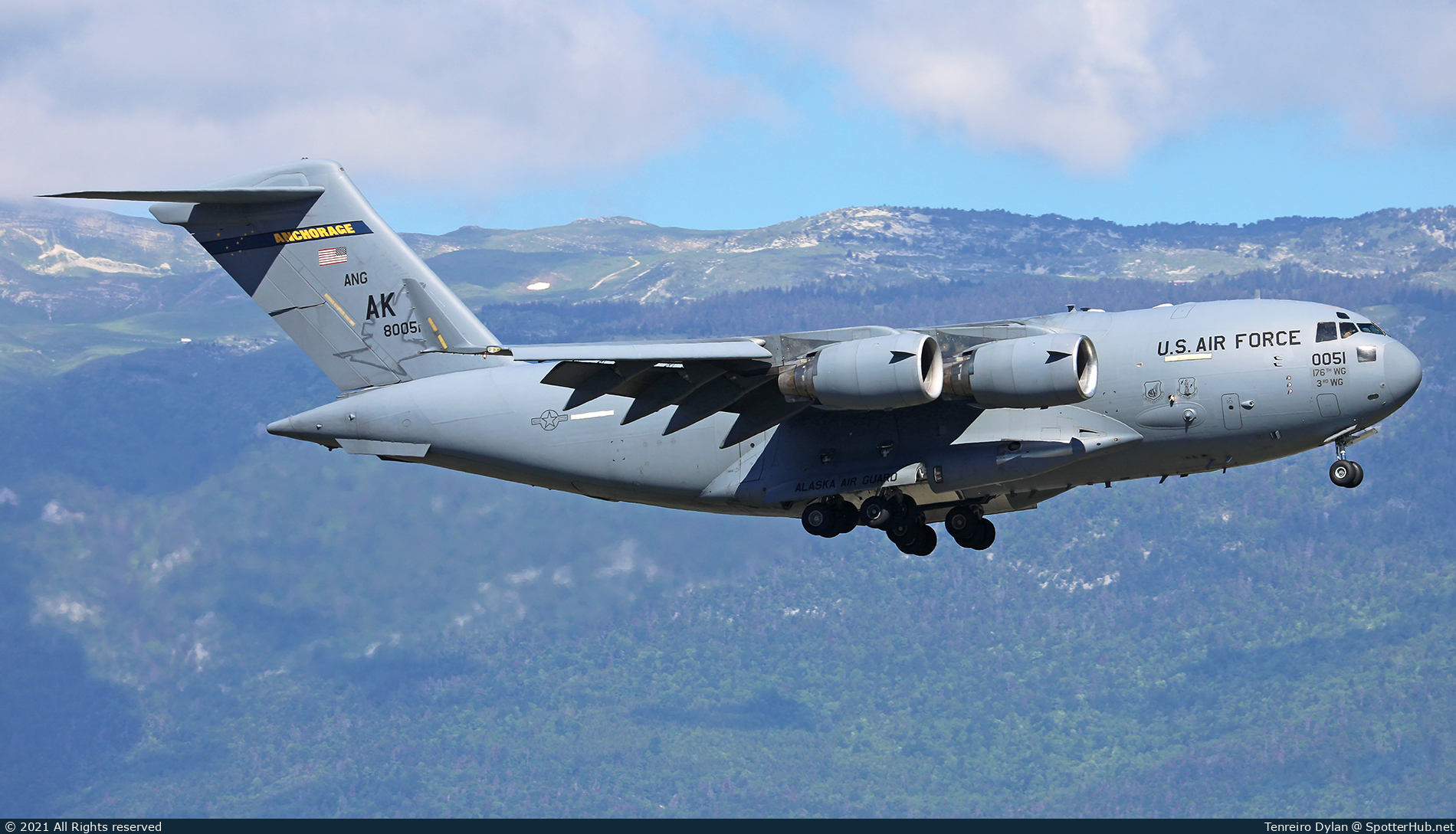 Photo of 98-0051 - Boeing C-17A Globemaster III operated by US Air Force