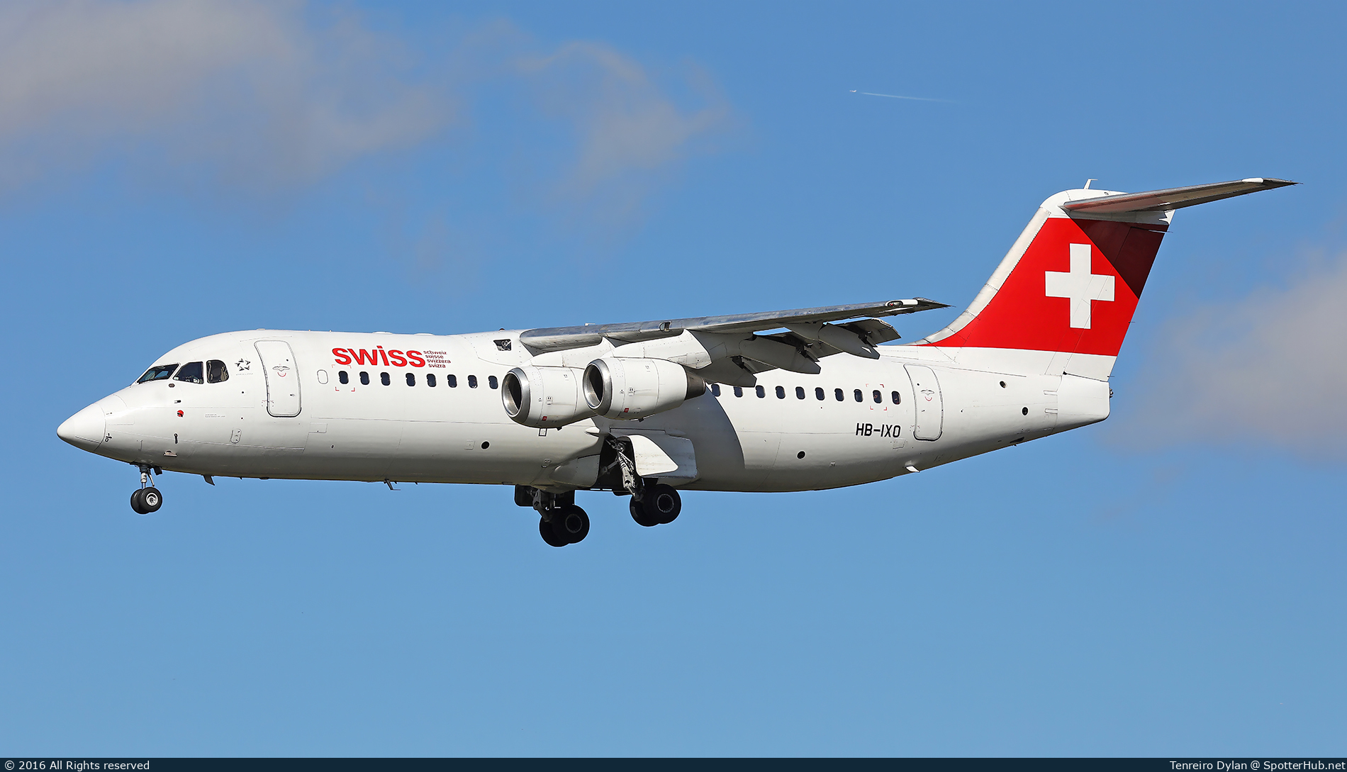 Photo of HB-IXO - British Aerospace Avro RJ100 operated by Swiss International Air Lines