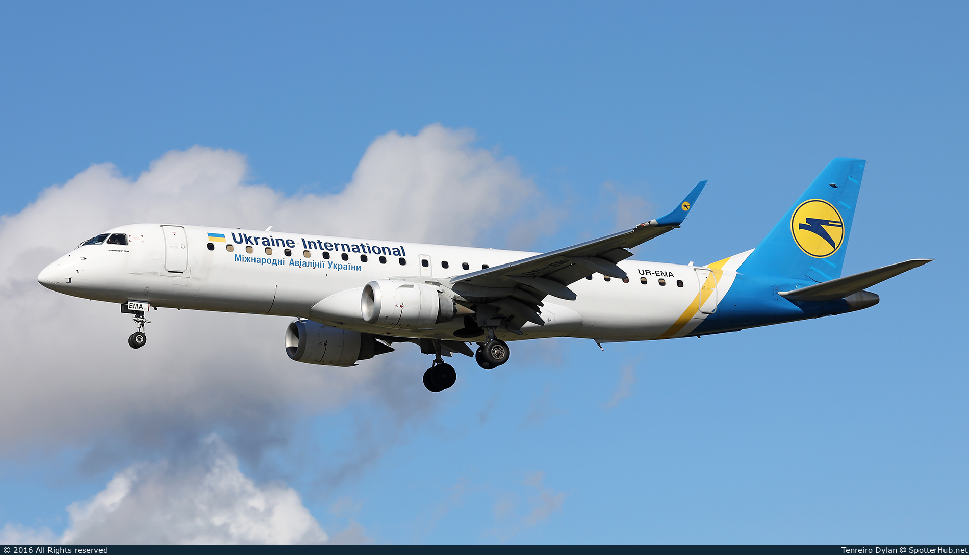 Photo of UR-EMA - Embraer ERJ-190STD operated by Ukraine International Airlines