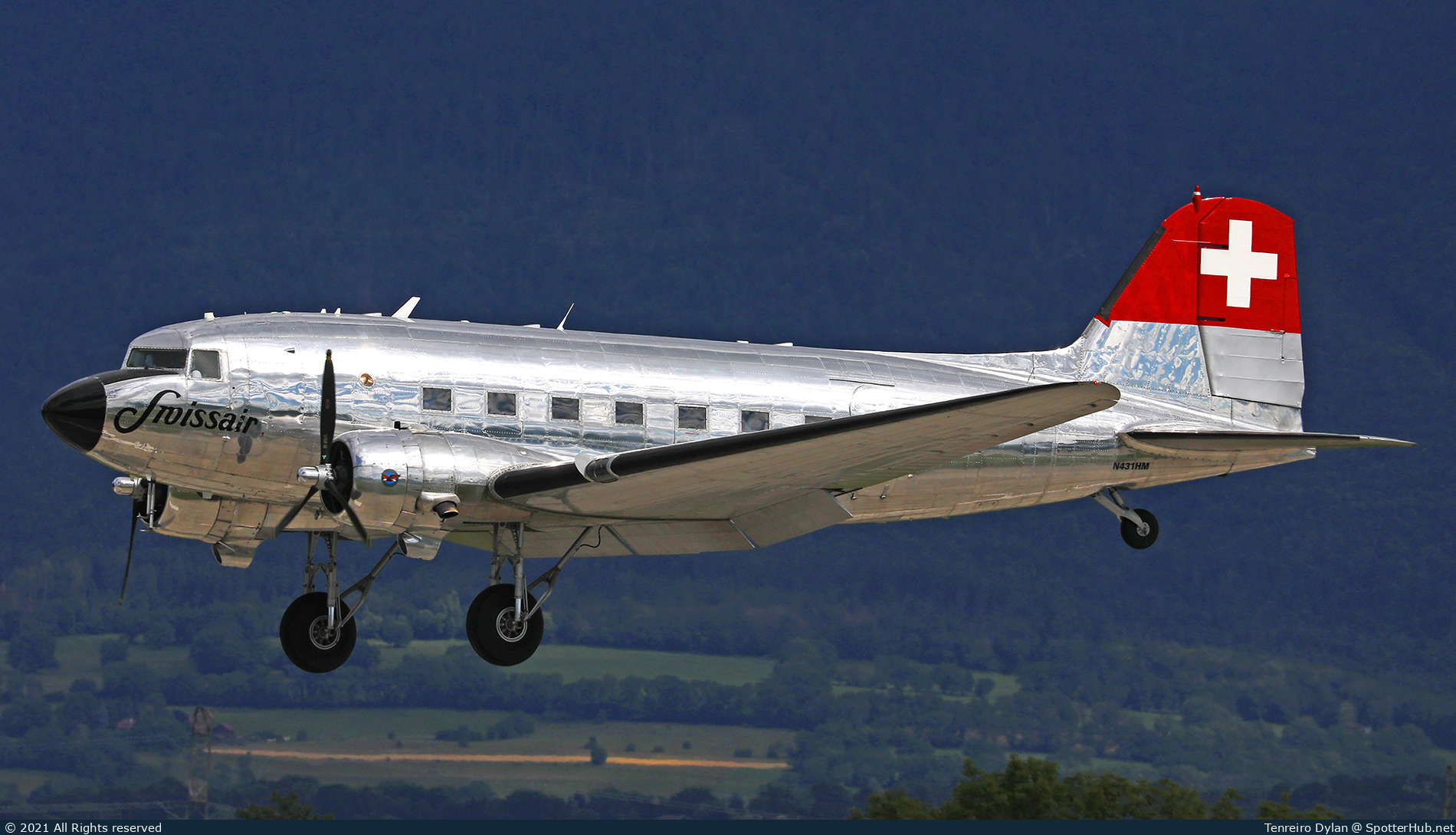 Photo of N431HM - Douglas DC-3C operated by Private