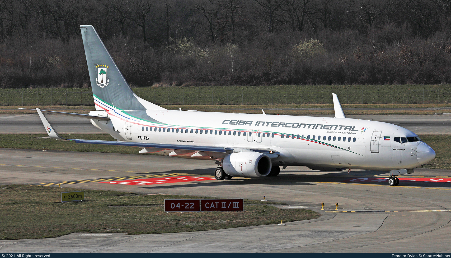 Photo of CS-FAF - Boeing 737-8FB operated by Ceiba Intercontinental (opb White Airways)