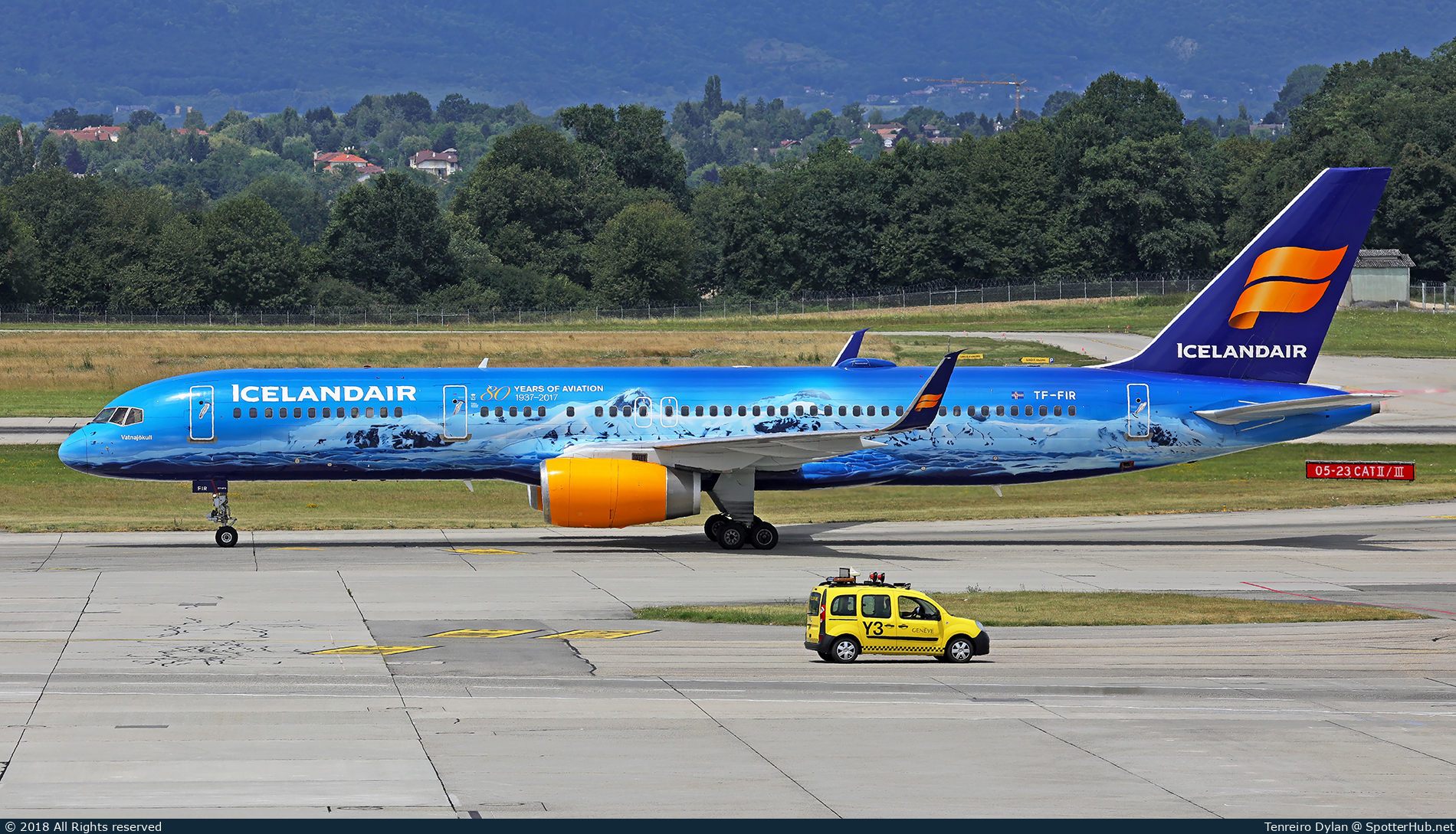 Photo of TF-FIR - Boeing 757-256 operated by Icelandair