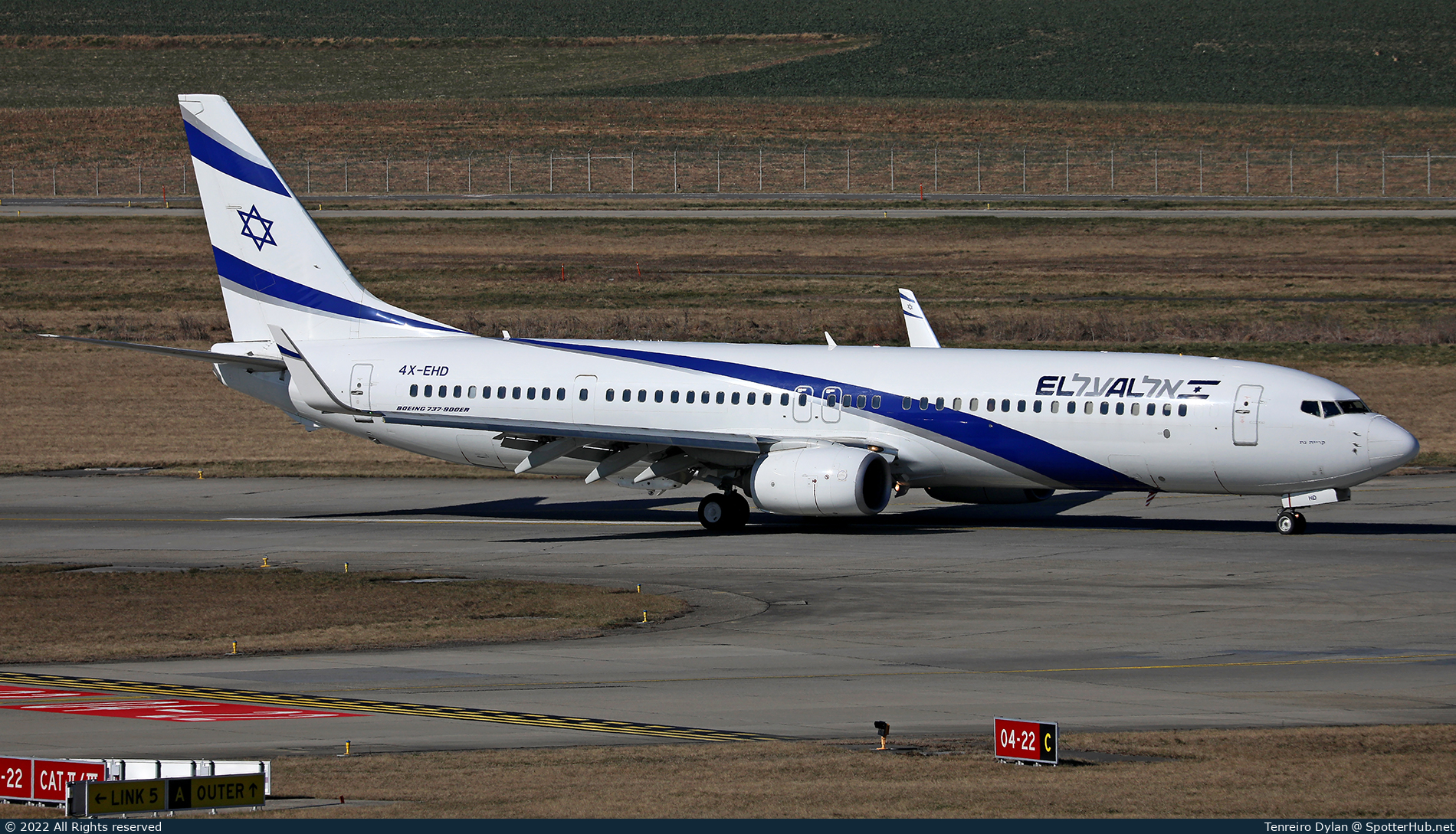 Photo of 4X-EHD - Boeing 737-958(ER) operated by El Al Israel Airlines
