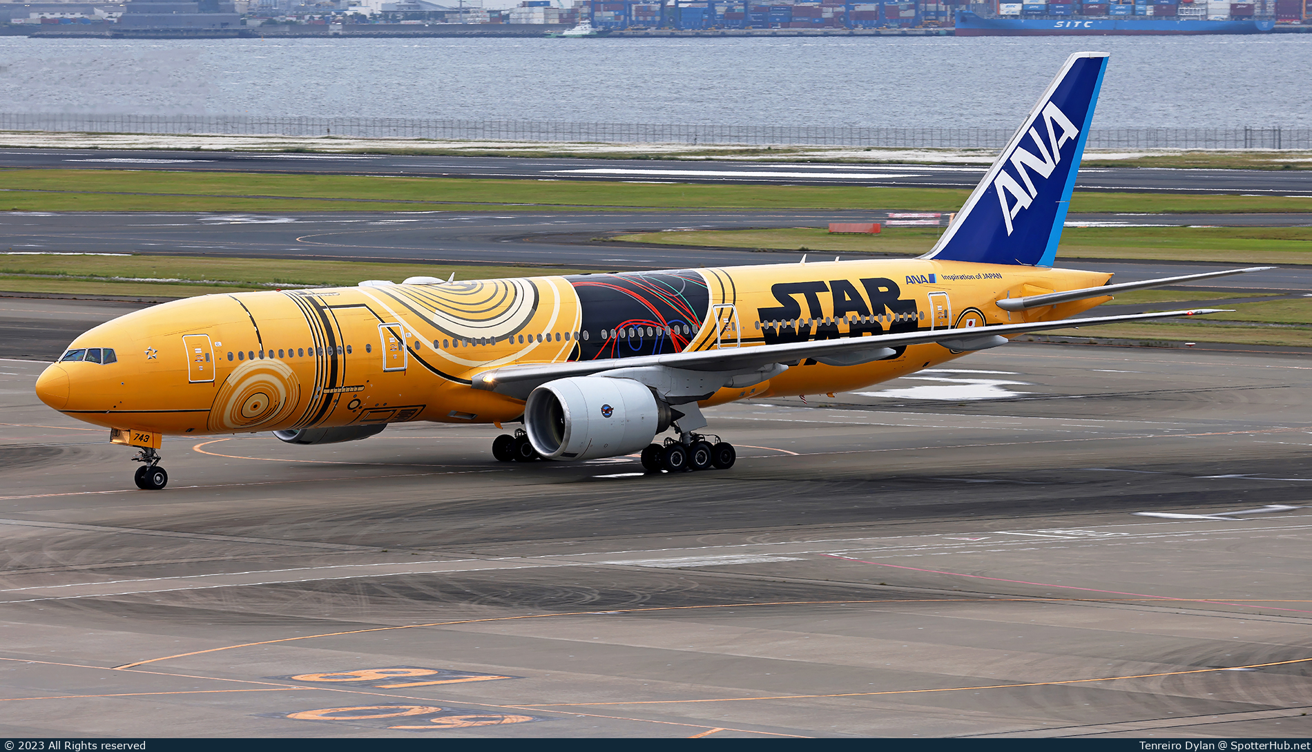 Photo of JA743A - Boeing 777-281(ER) operated by ANA All Nippon Airways