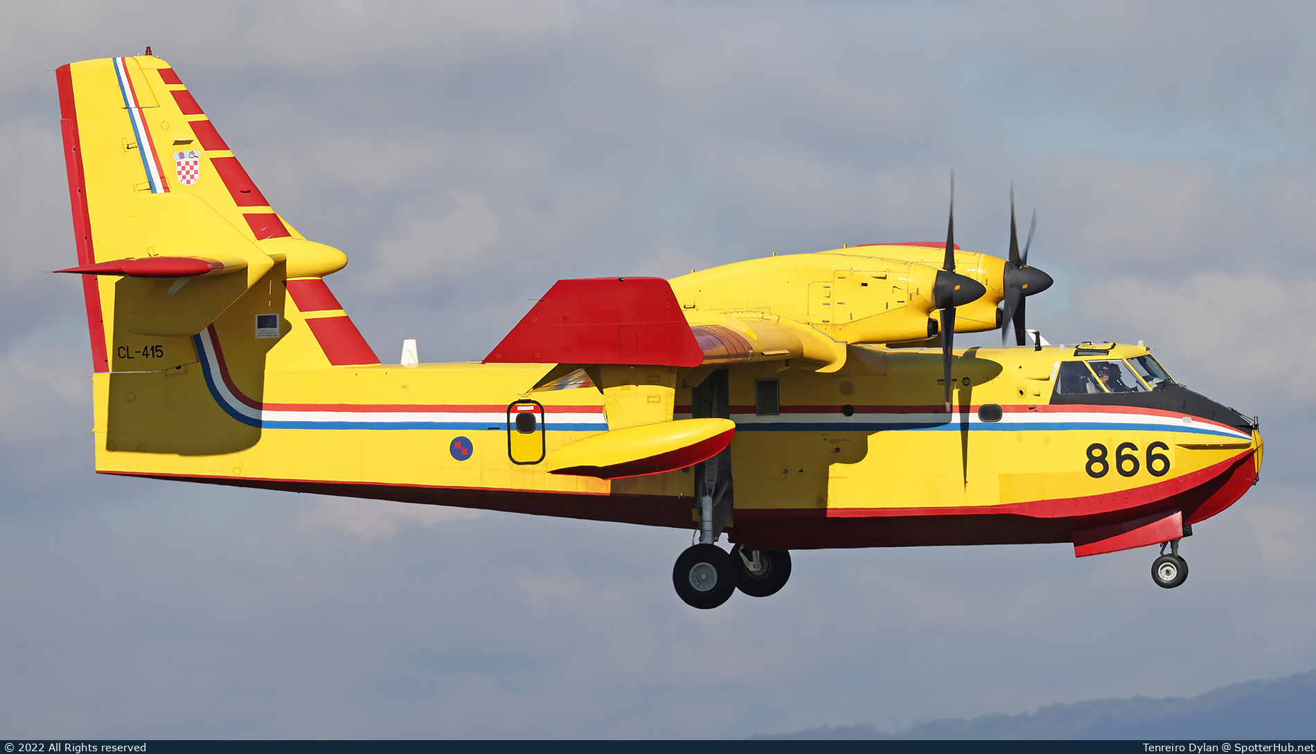 Photo of 866 - Canadair CL-415 Super Scooper operated by Croatian Air Force