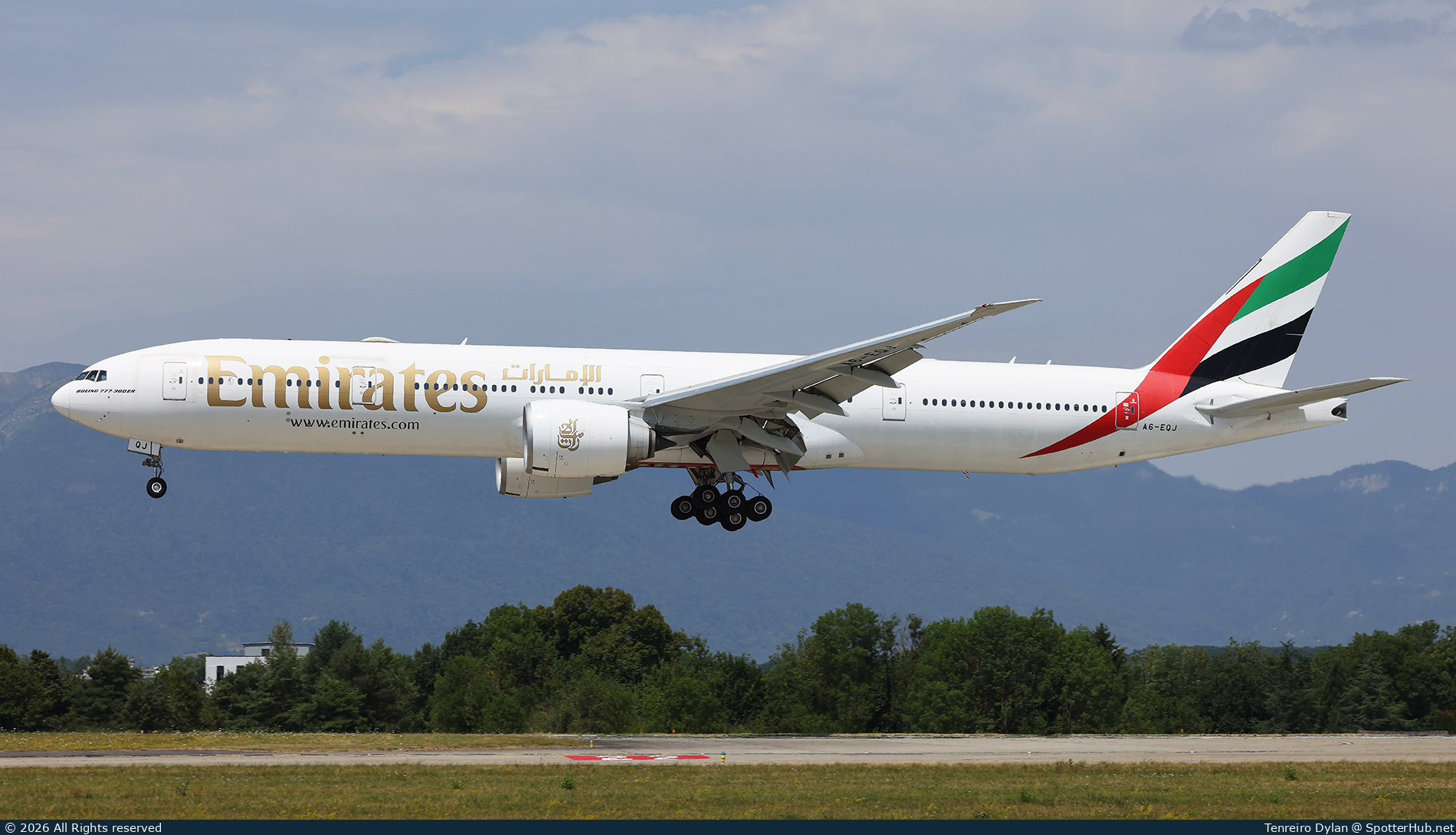 Photo of A6-EQJ - Boeing 777-31H(ER) operated by Emirates