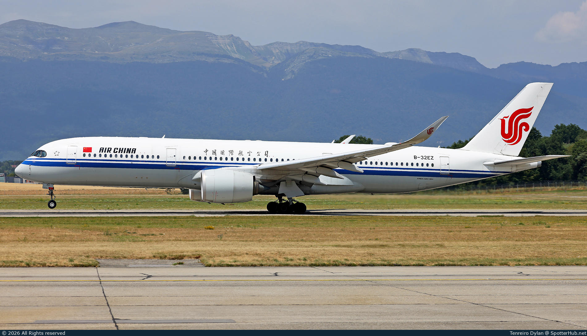 Photo of B-32EZ - Airbus A350-941 operated by Air China