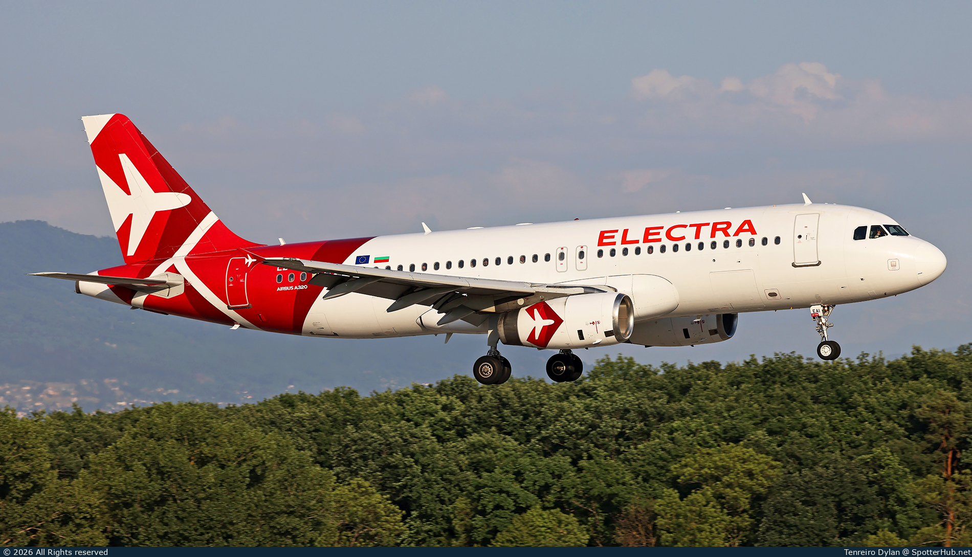 Photo of LZ-EAI - Airbus A320-232 operated by Electra Airways