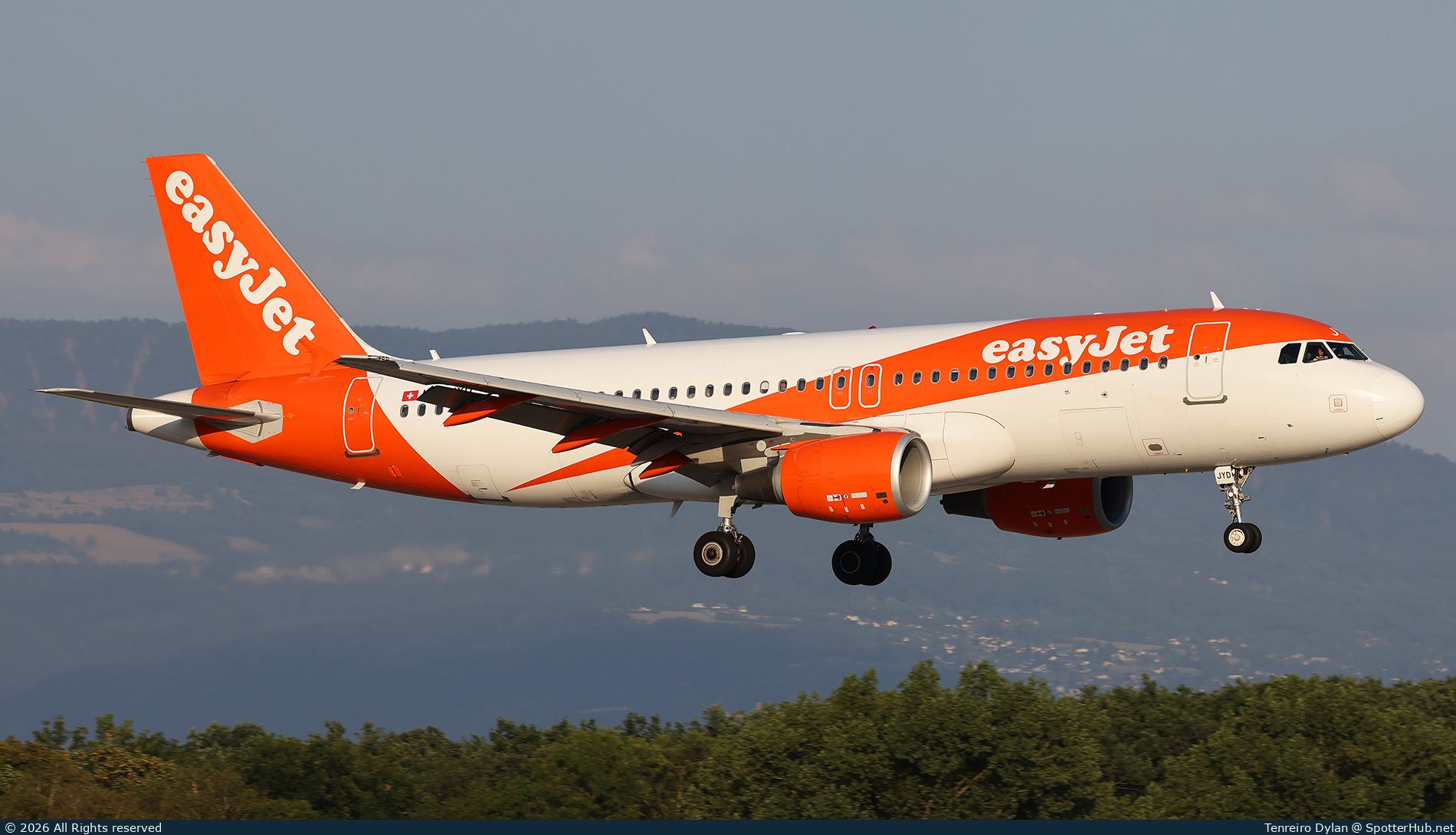 Photo of HB-JYD - Airbus A320-214 operated by easyJet Switzerland