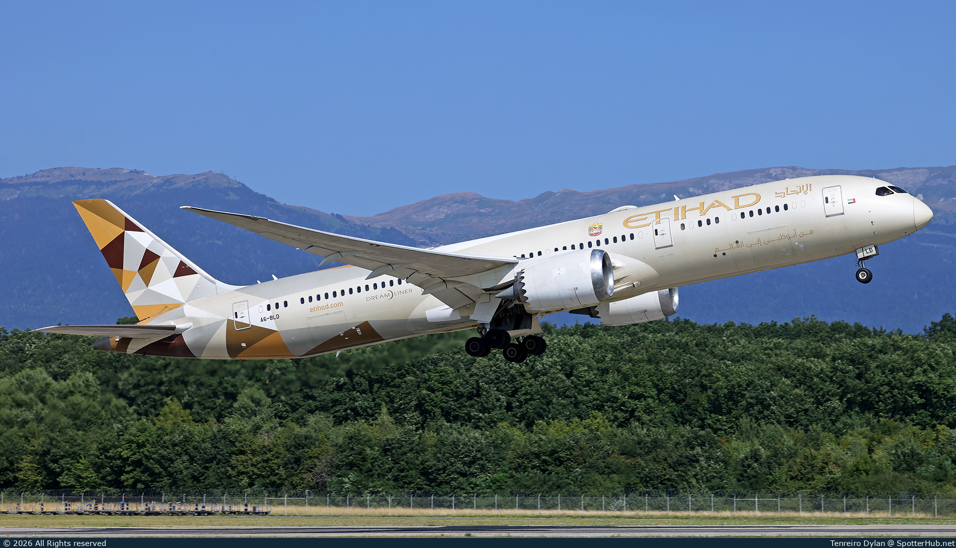 Photo of A6-BLD - Boeing 787-9 Dreamliner operated by Etihad Airways