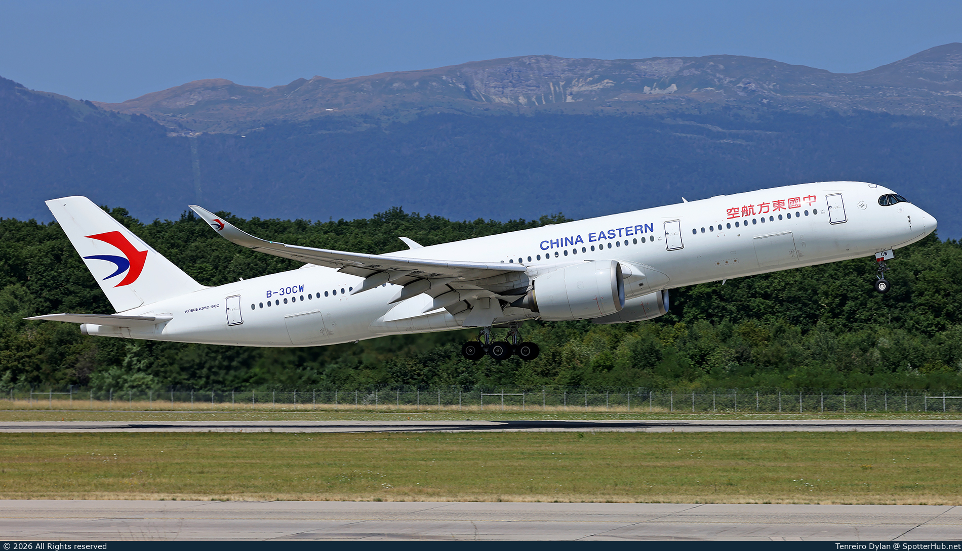 Photo of B-30CW - Airbus A350-941 operated by China Eastern Airlines