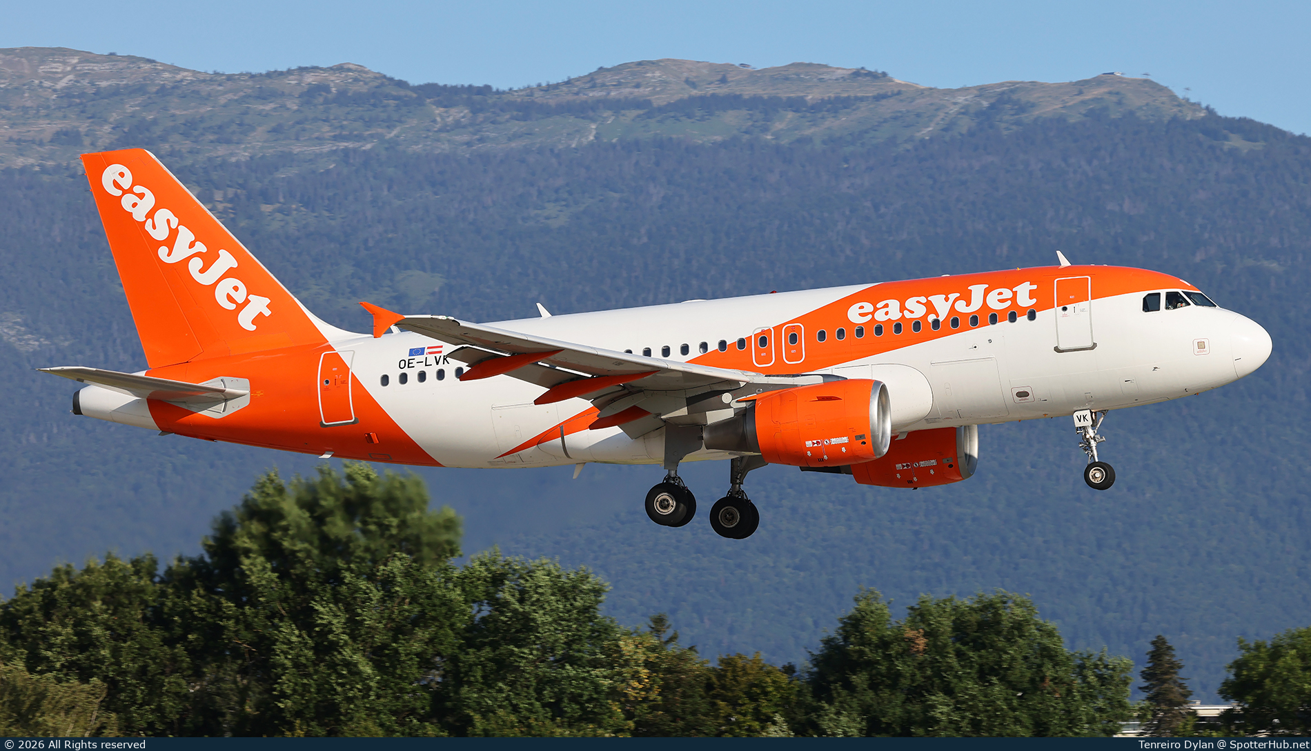 Photo of OE-LVK - Airbus A319-111 operated by easyJet Europe