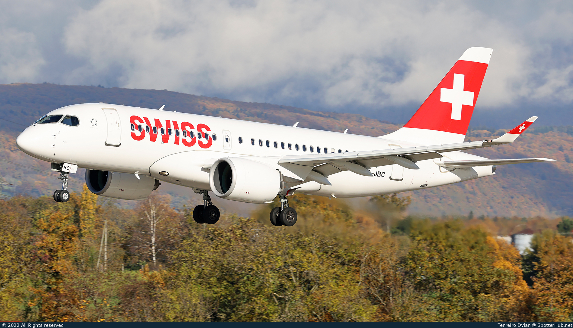 Photo of HB-JBC - Airbus A220-100 operated by Swiss International Air Lines