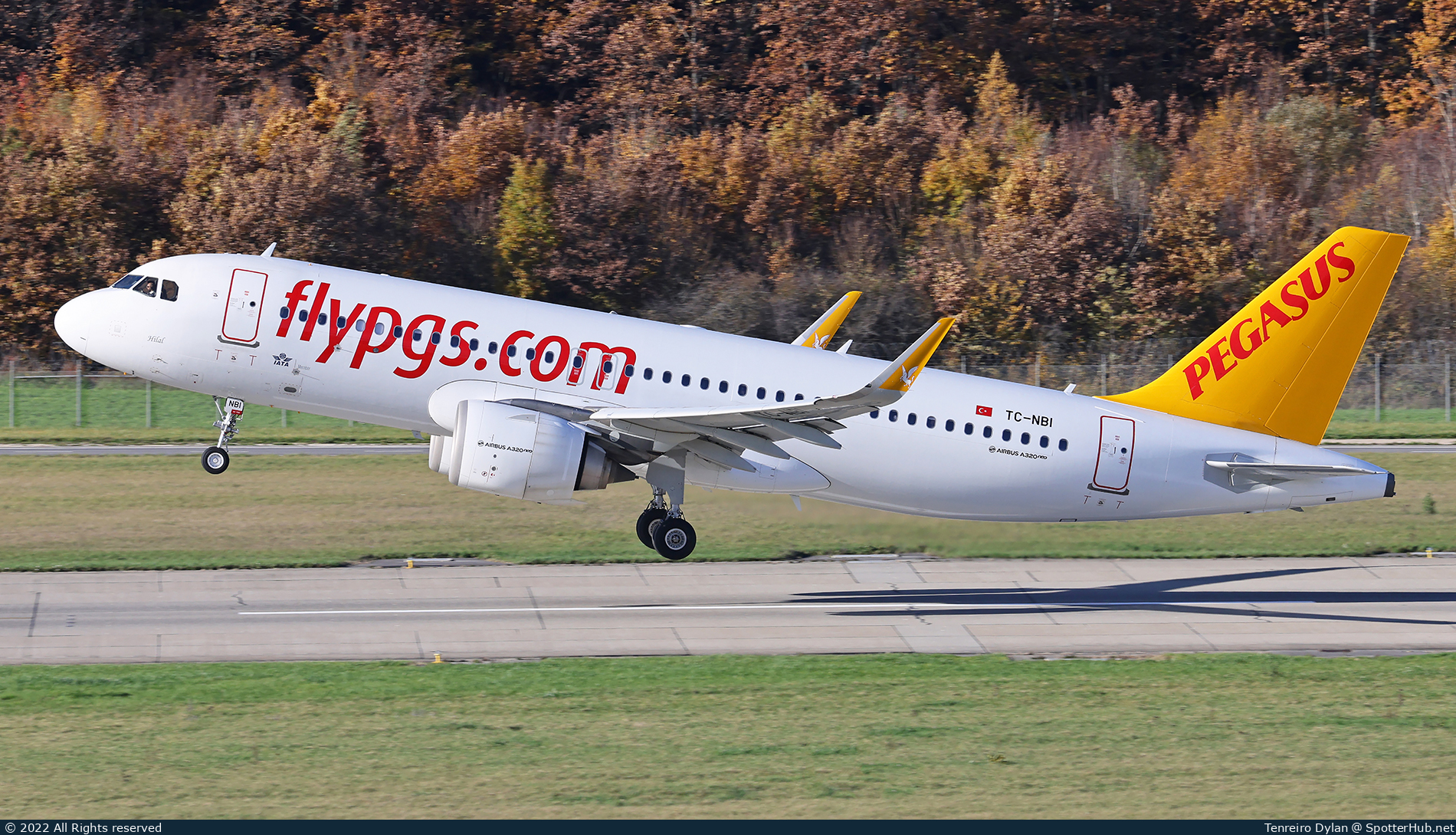 Photo of TC-NBI - Airbus A320-251N operated by Pegasus Airlines