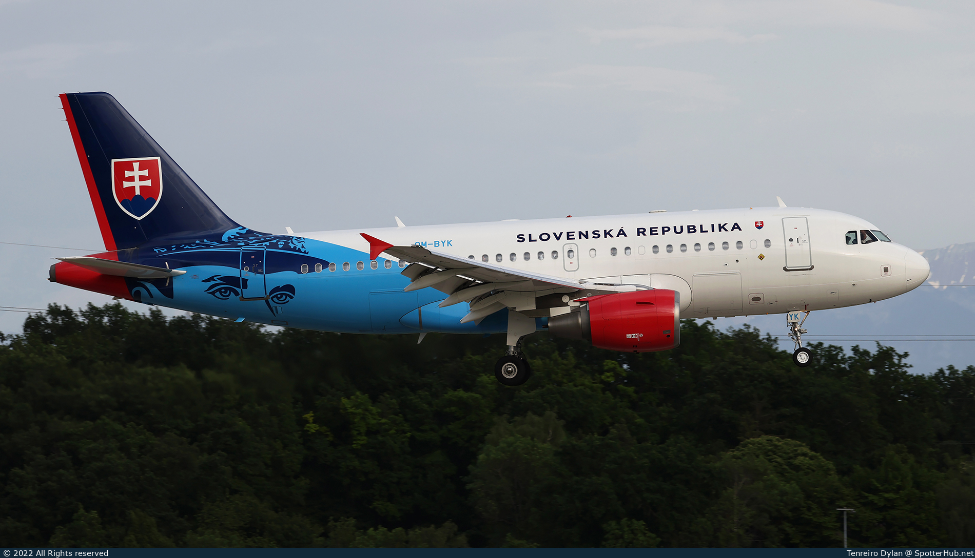Photo of OM-BYK - Airbus A319-115(CJ) operated by Government of Slovakia