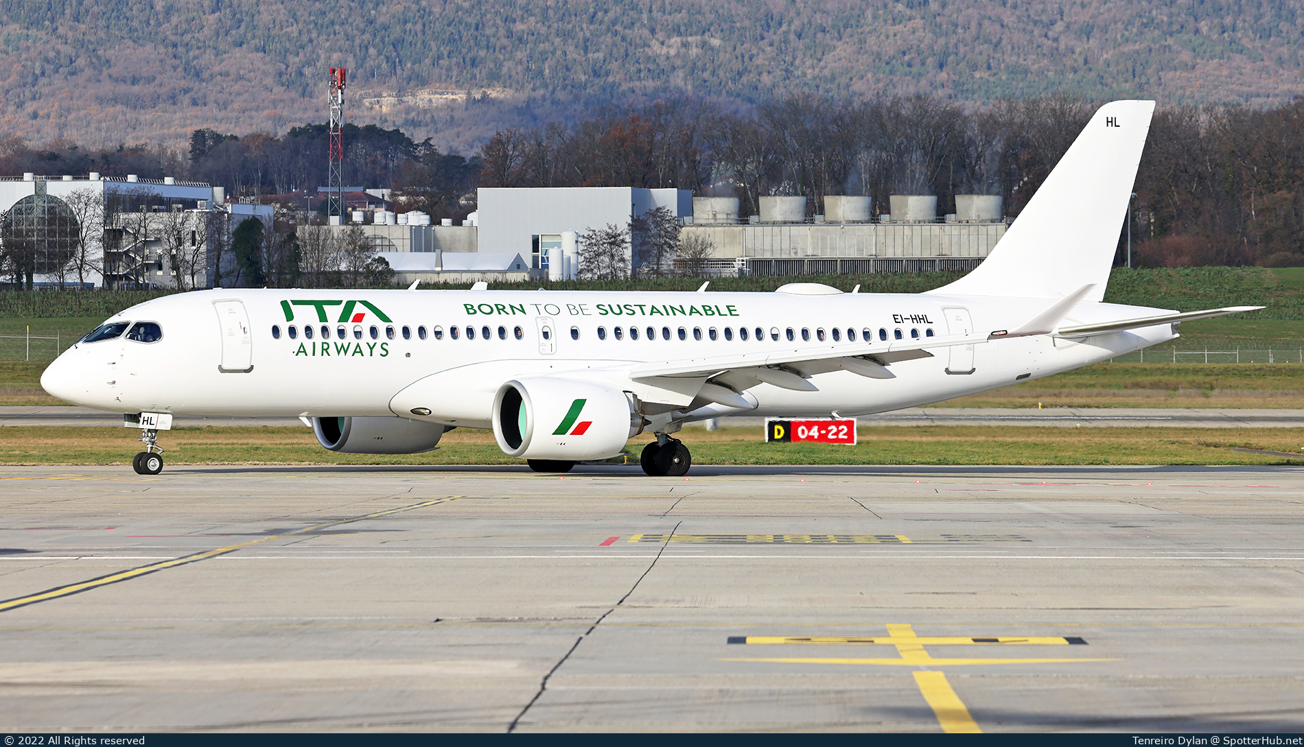 Photo of EI-HHL - Airbus A220-300 operated by ITA Airways