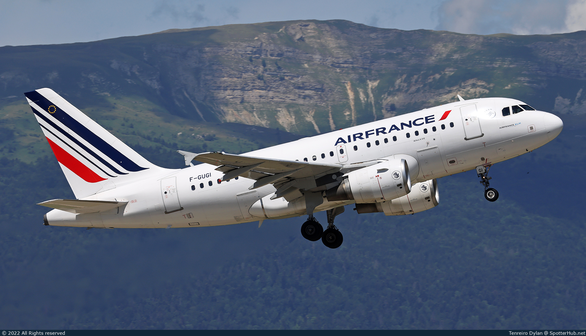 Photo of F-GUGI - Airbus A318-111 operated by Air France