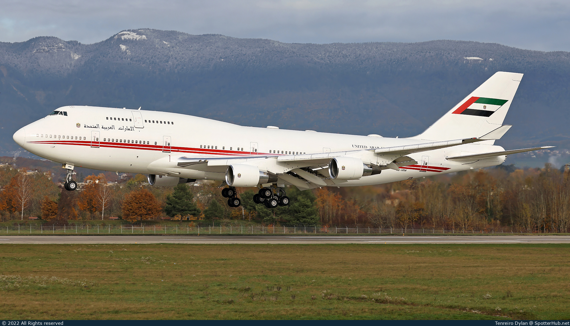 Photo of A6-HRM - Boeing 747-422 operated by Dubai Royal Air Wing