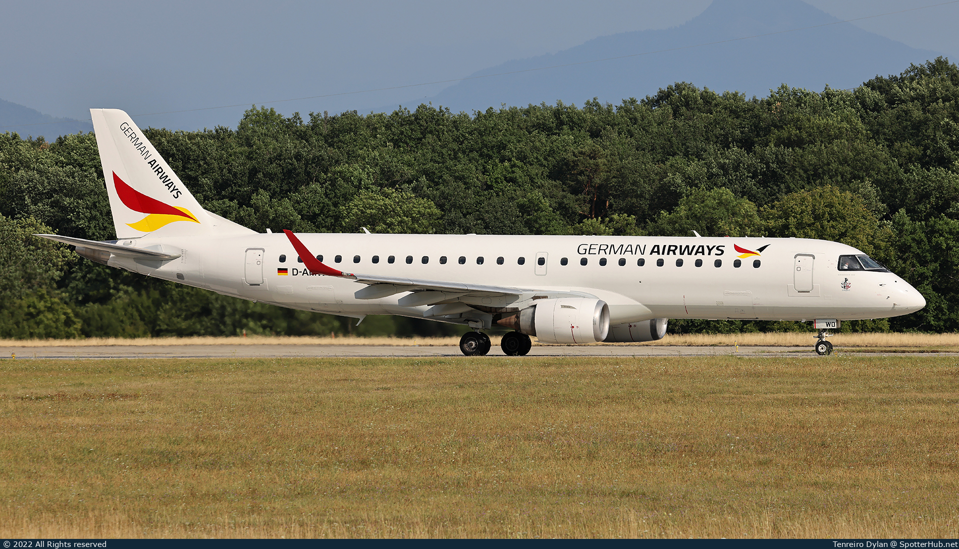 Photo of D-AMWO - Embraer ERJ-190AR operated by German Airways