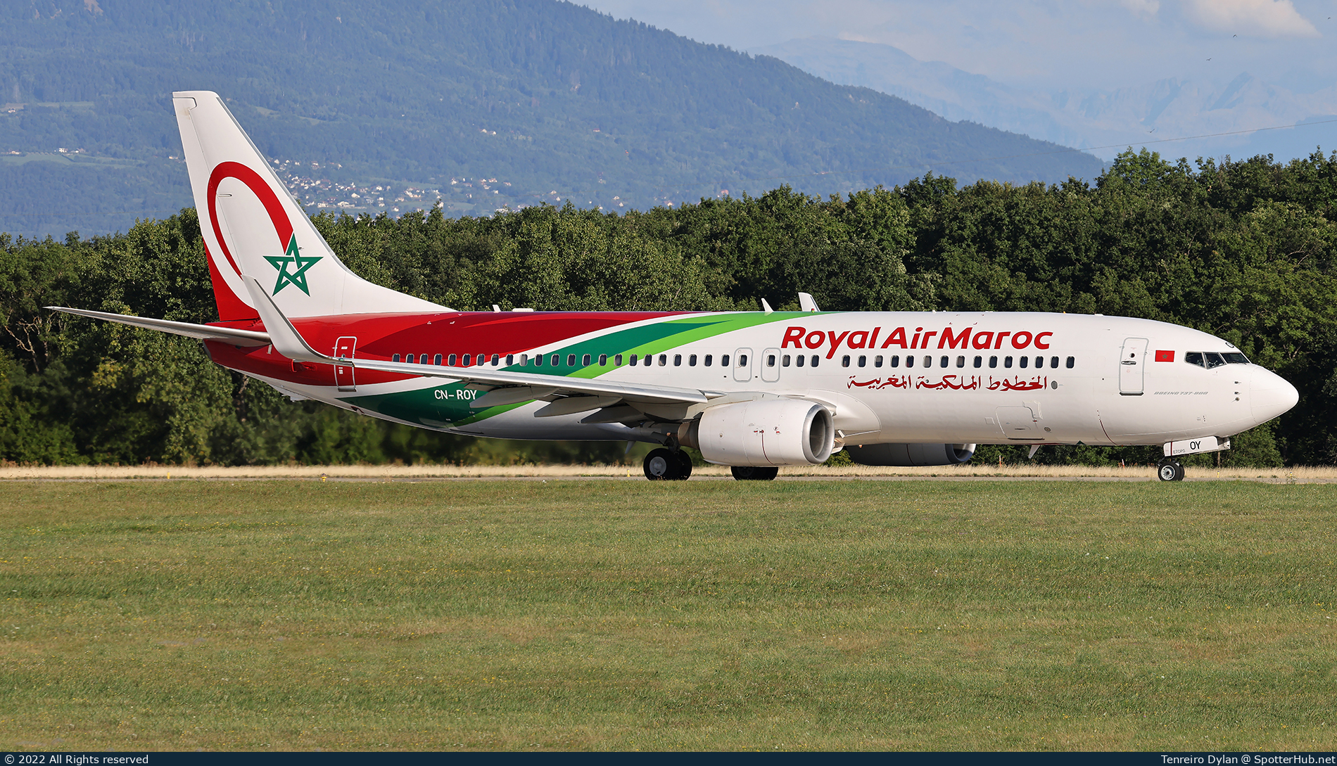 Photo of CN-ROY - Boeing 737-8B6 operated by Royal Air Maroc