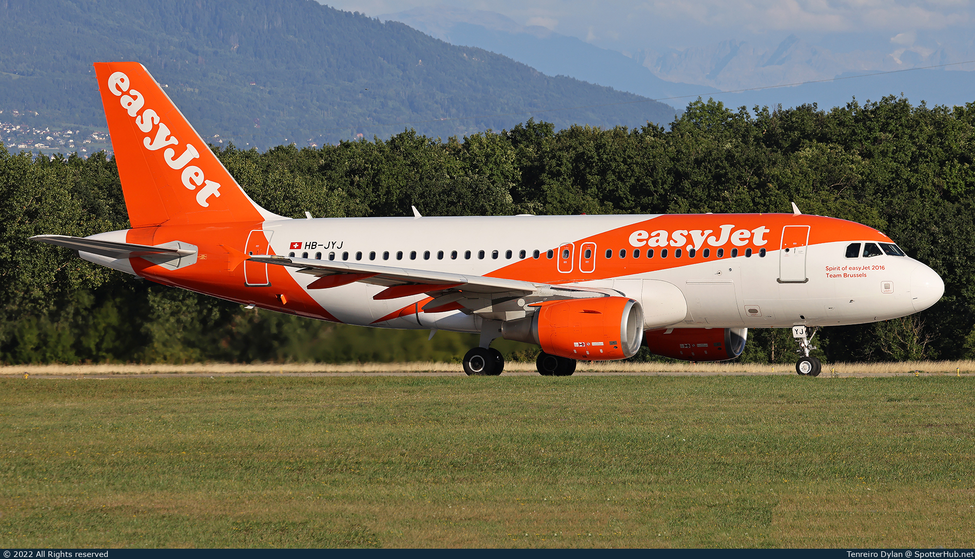 Photo of HB-JYJ - Airbus A319-111 operated by easyJet Switzerland