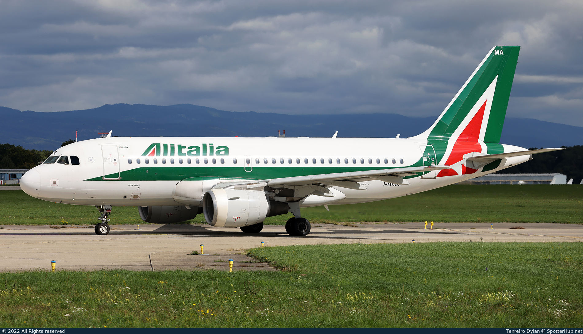 Photo of I-BIMA - Airbus A319-112 operated by Alitalia