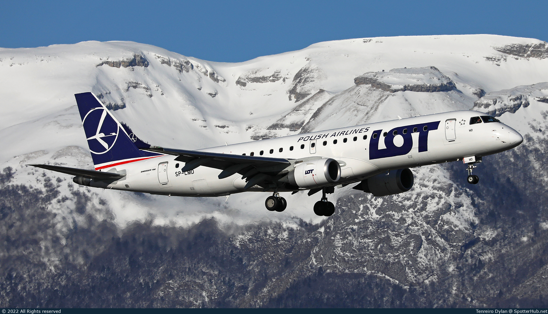 Photo of SP-LMD - Embraer ERJ-190STD operated by LOT Polish Airlines