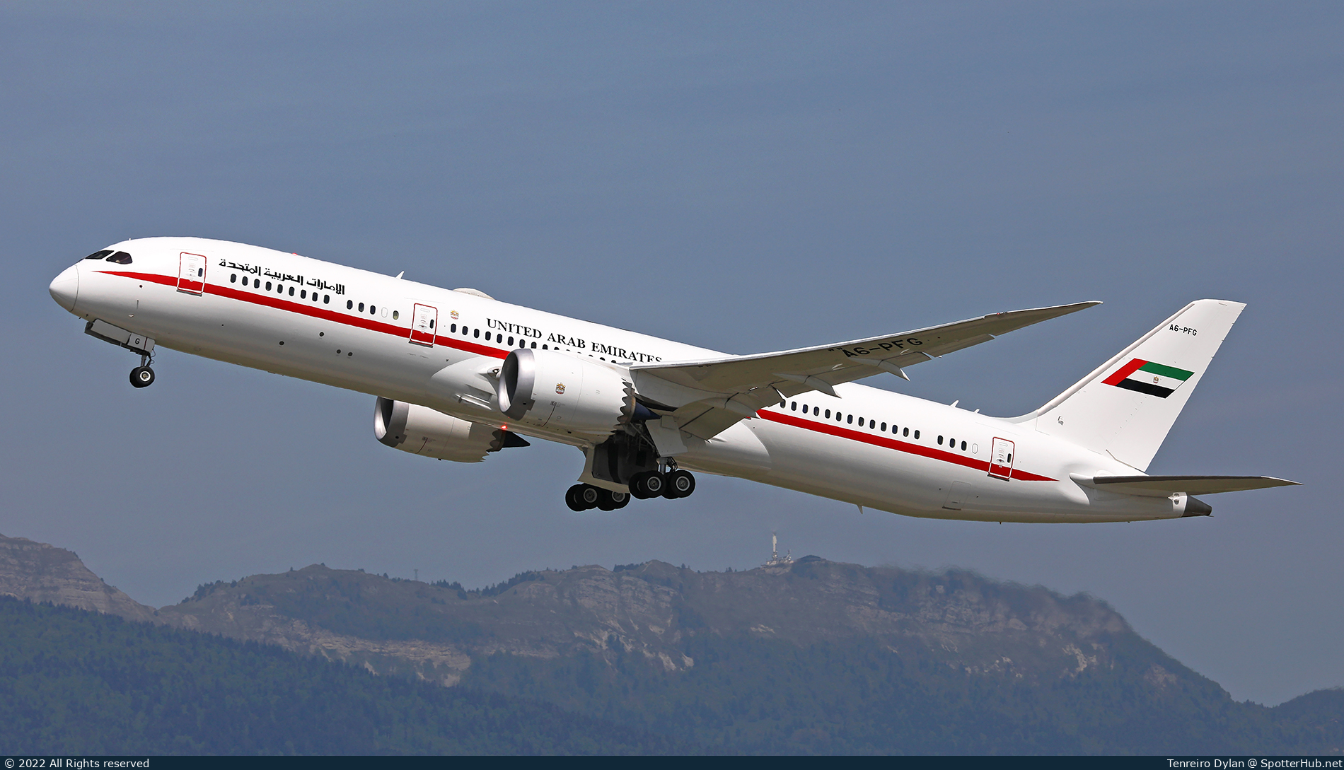 Photo of A6-PFG - Boeing 787-9 Dreamliner operated by United Arab Emirates Presidential Flight