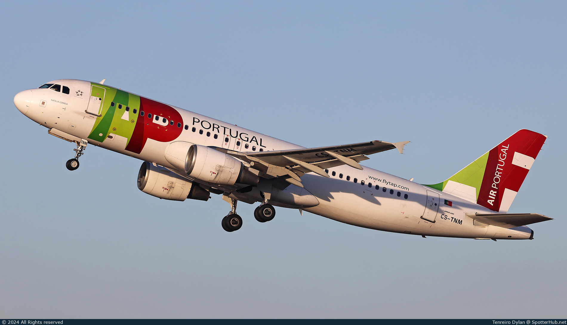 Photo of CS-TNM - Airbus A320-214 operated by TAP Air Portugal