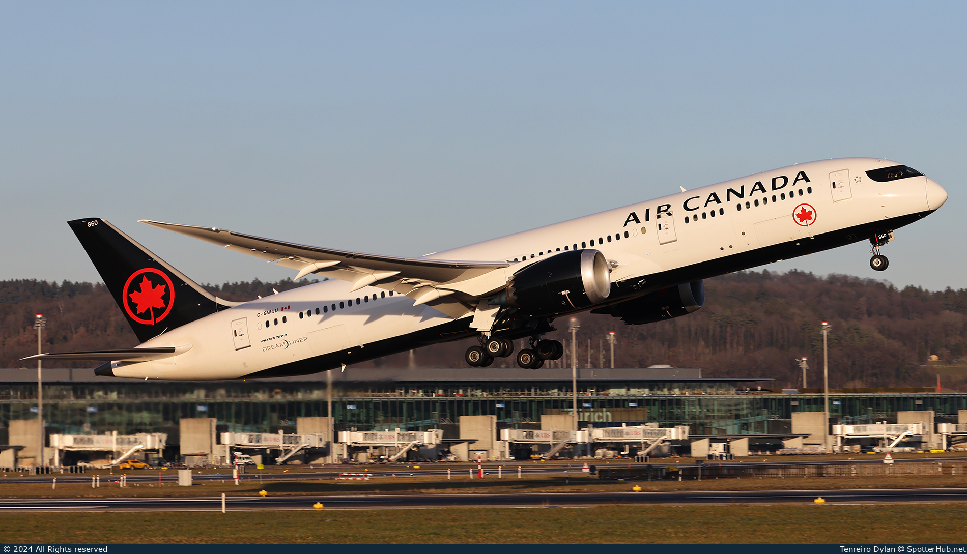 Photo of C-GWUU - Boeing 787-9 Dreamliner operated by Air Canada