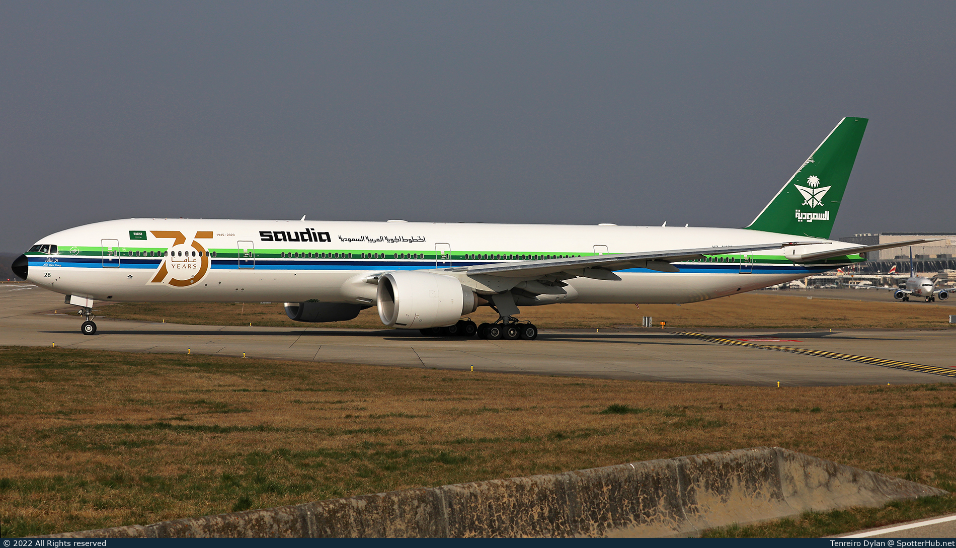 Photo of HZ-AK28 - Boeing 777-368(ER) operated by Saudia