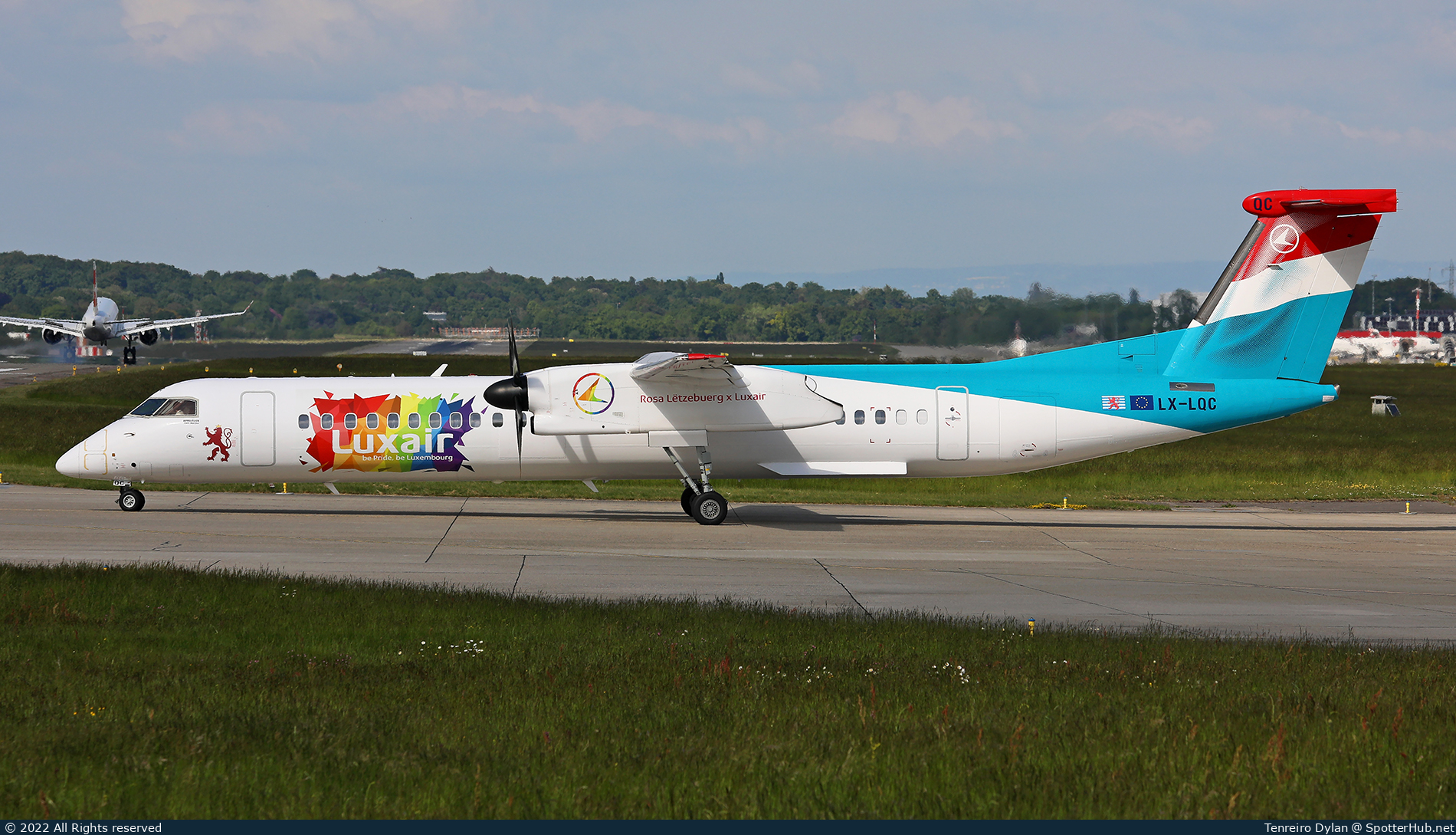 Photo of LX-LQC - Bombardier DHC-8-402 Dash 8 Q400 operated by Luxair