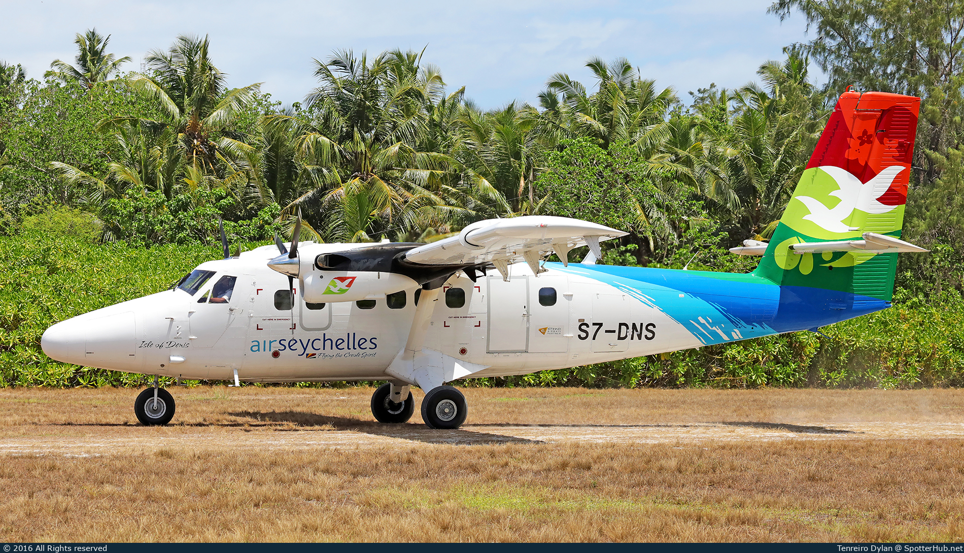 Photo of S7-DNS - Viking DHC-6-400 Twin Otter operated by Air Seychelles
