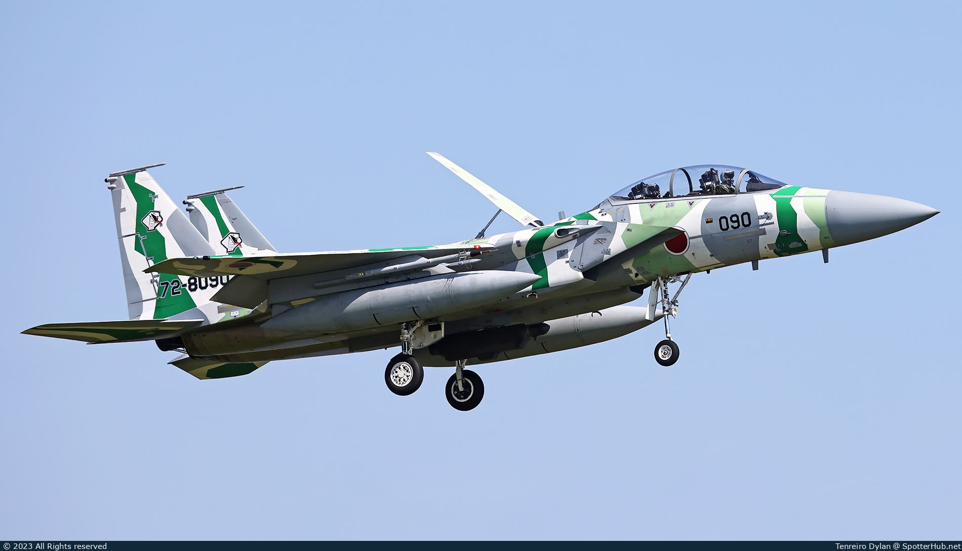 Photo of 72-8090 - Mitsubishi F-15DJ Eagle [McDonnell Douglas F-15] operated by Japan Air Self-Defense Force