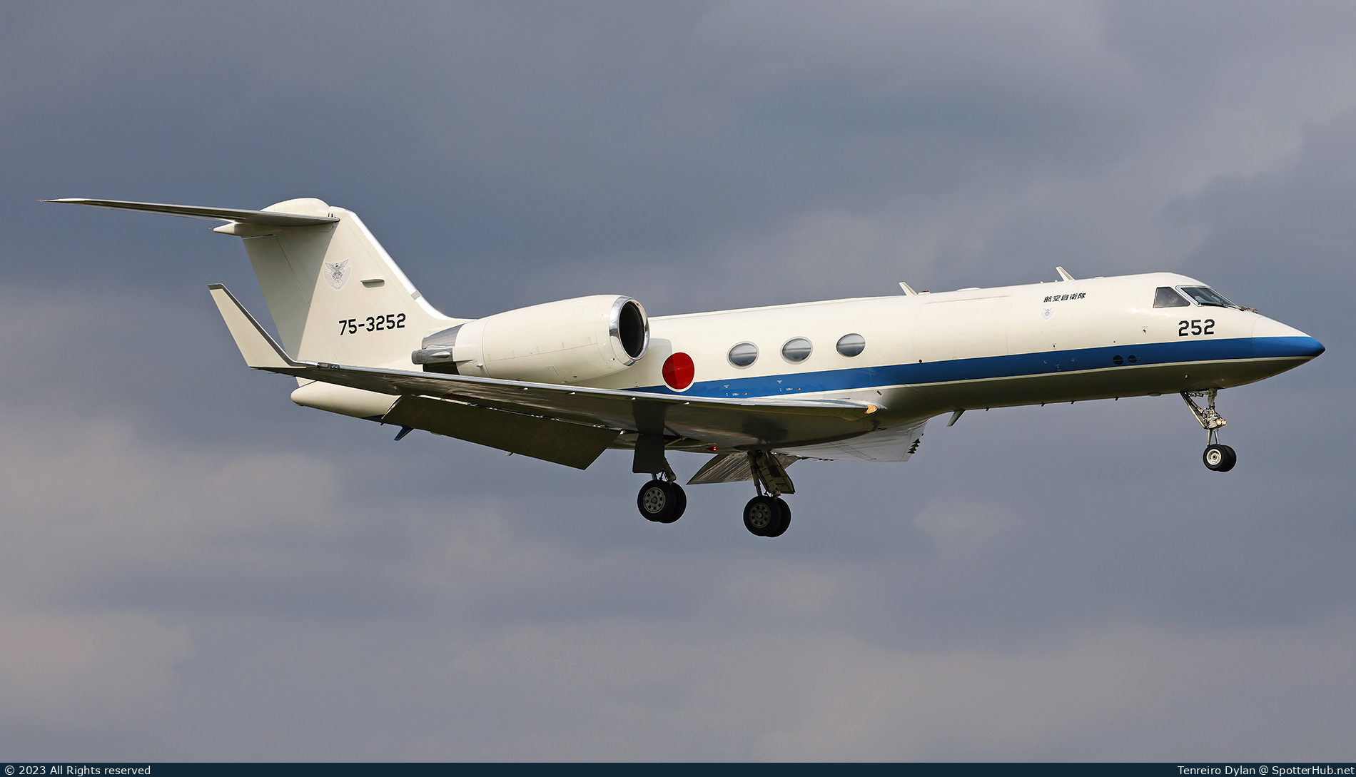 Photo of 75-3252 - Gulfstream U-4A operated by Japan Air Self-Defense Force